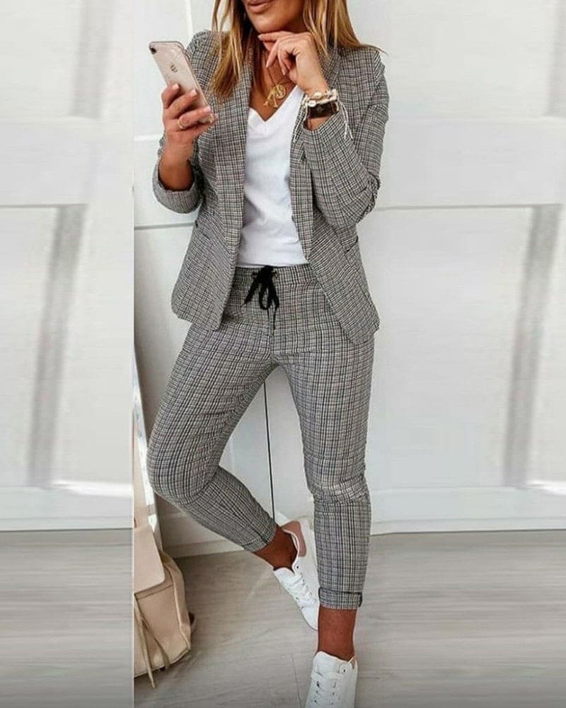 Elizabeth – Plaid Blazer And Slim Pants Suit Set
