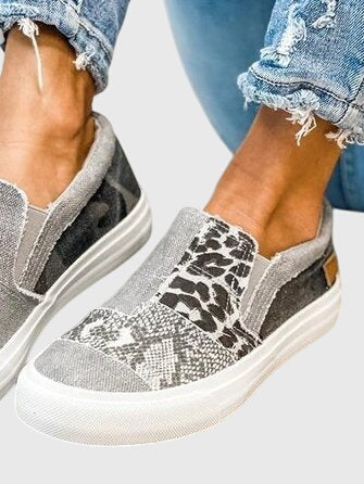 Harriet – Leopard Print Canvas Slip On Sneakers