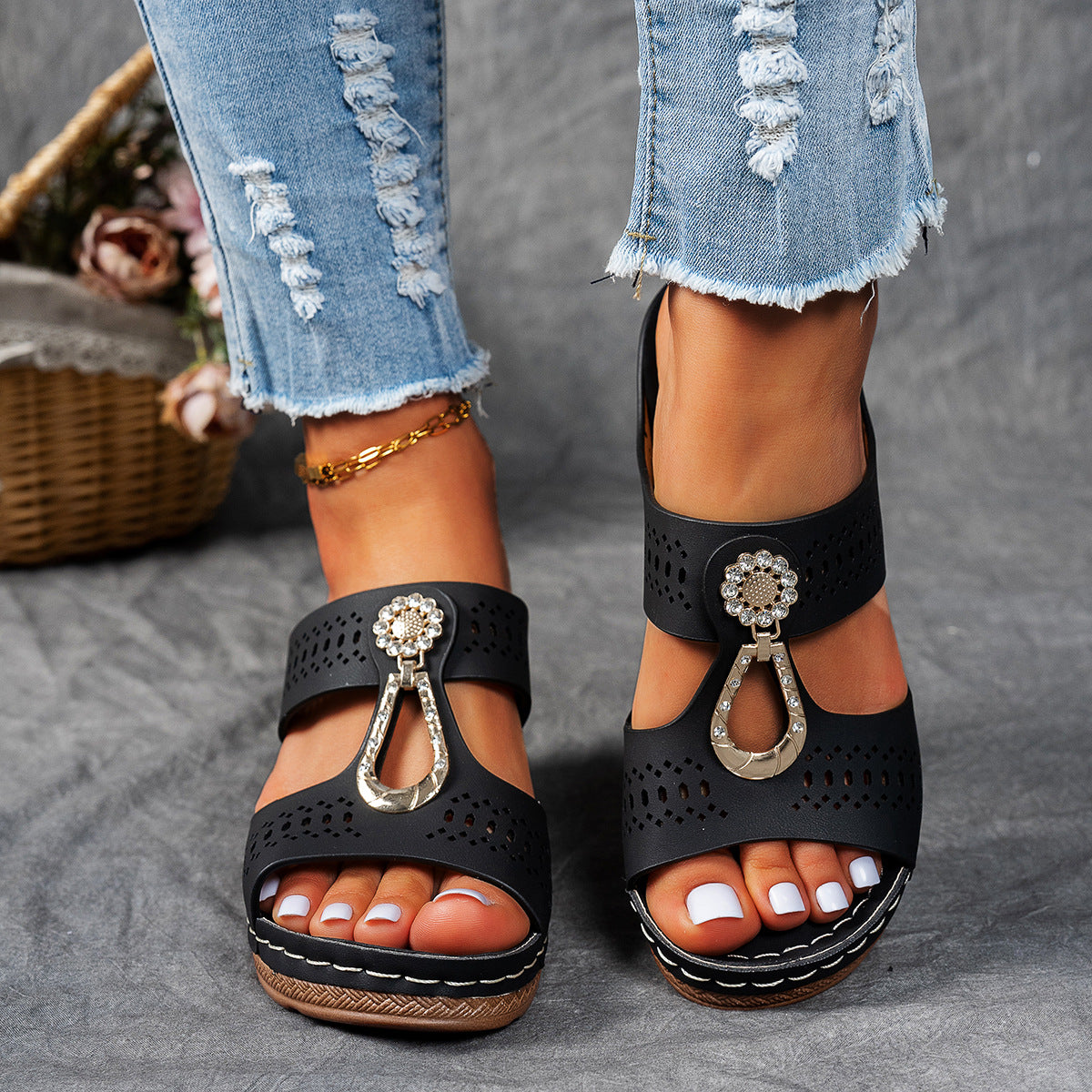 Alaia – Embellished Cutout Block Heel Mules