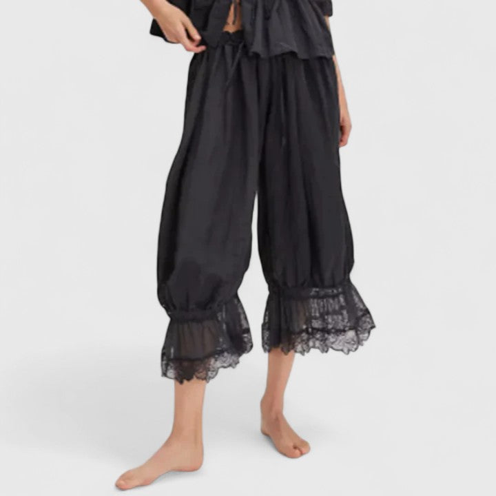 Margot – Lace Ruffle Hem Cropped Pants