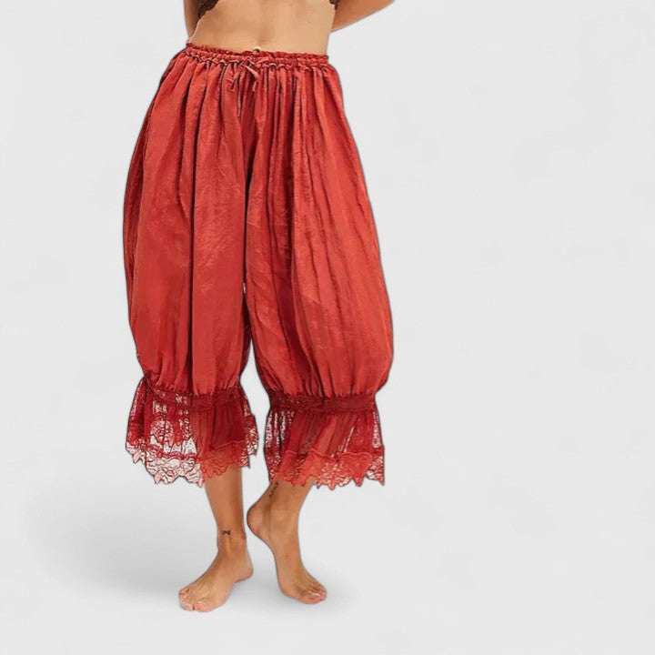 Margot – Lace Ruffle Hem Cropped Pants
