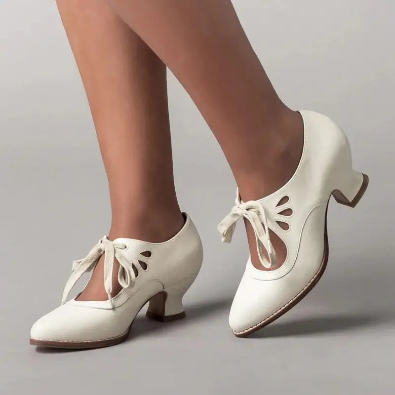 Rosalie – Pointed Toe Bow Kitten Heels