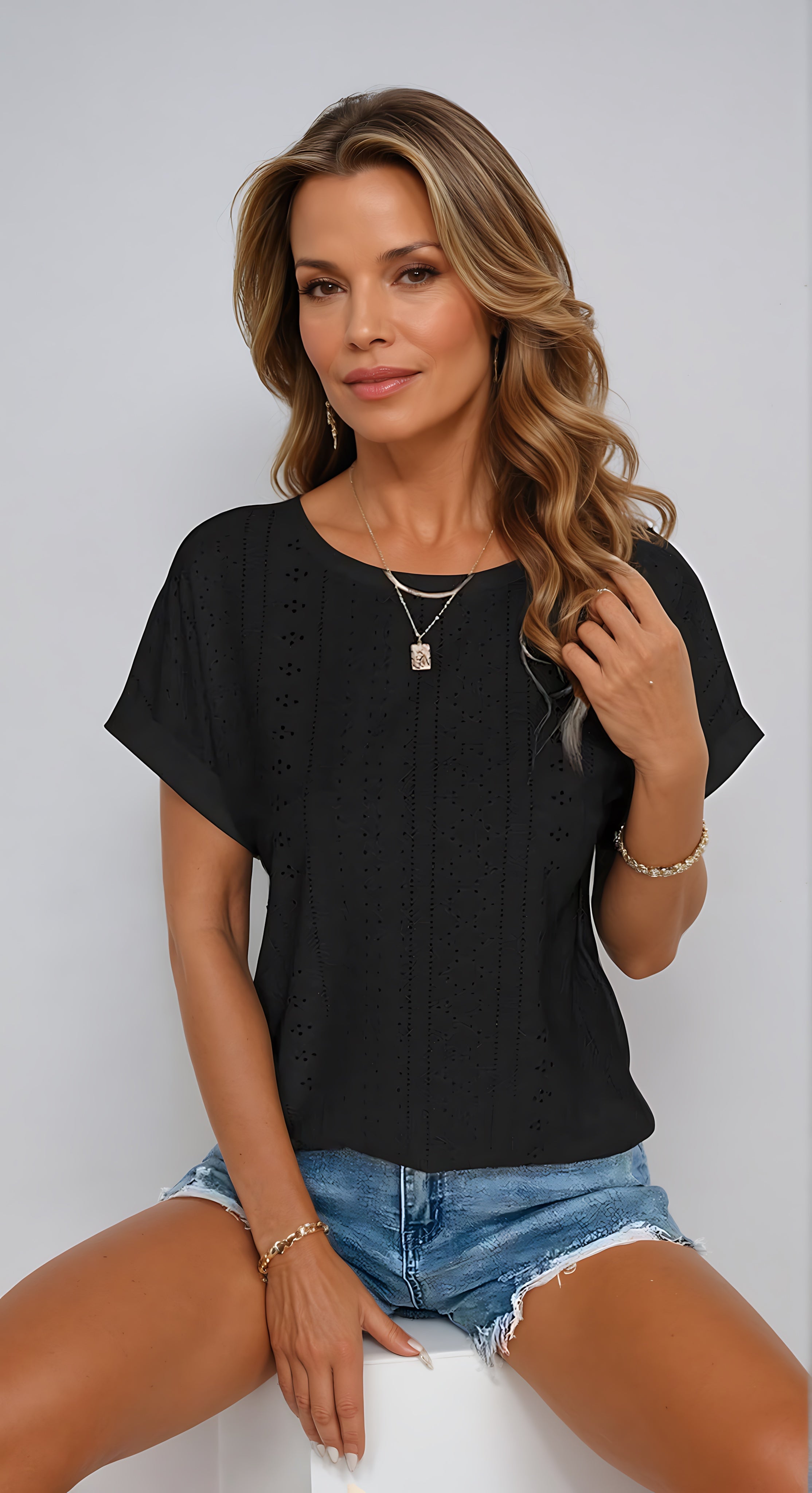 Bailey – Eyelet Short Sleeve Top