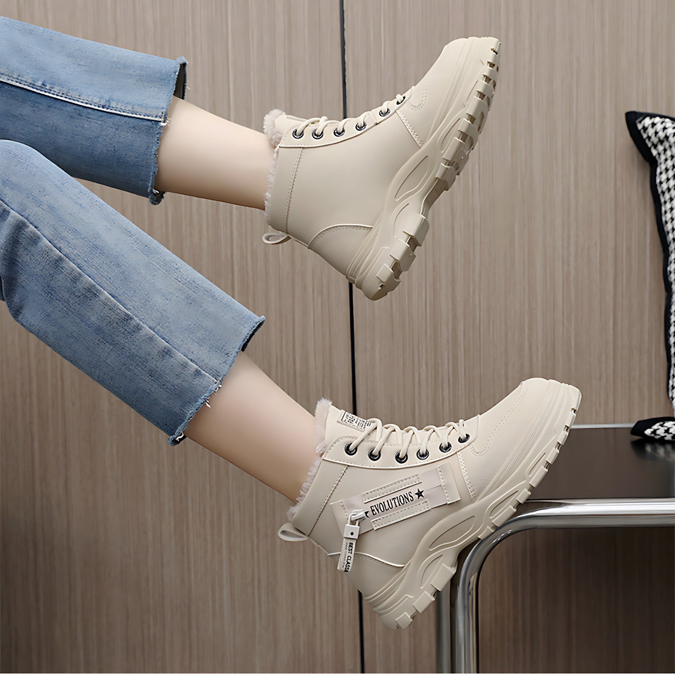 Della – Lace Up Chunky Sole Winter Ankle Boots