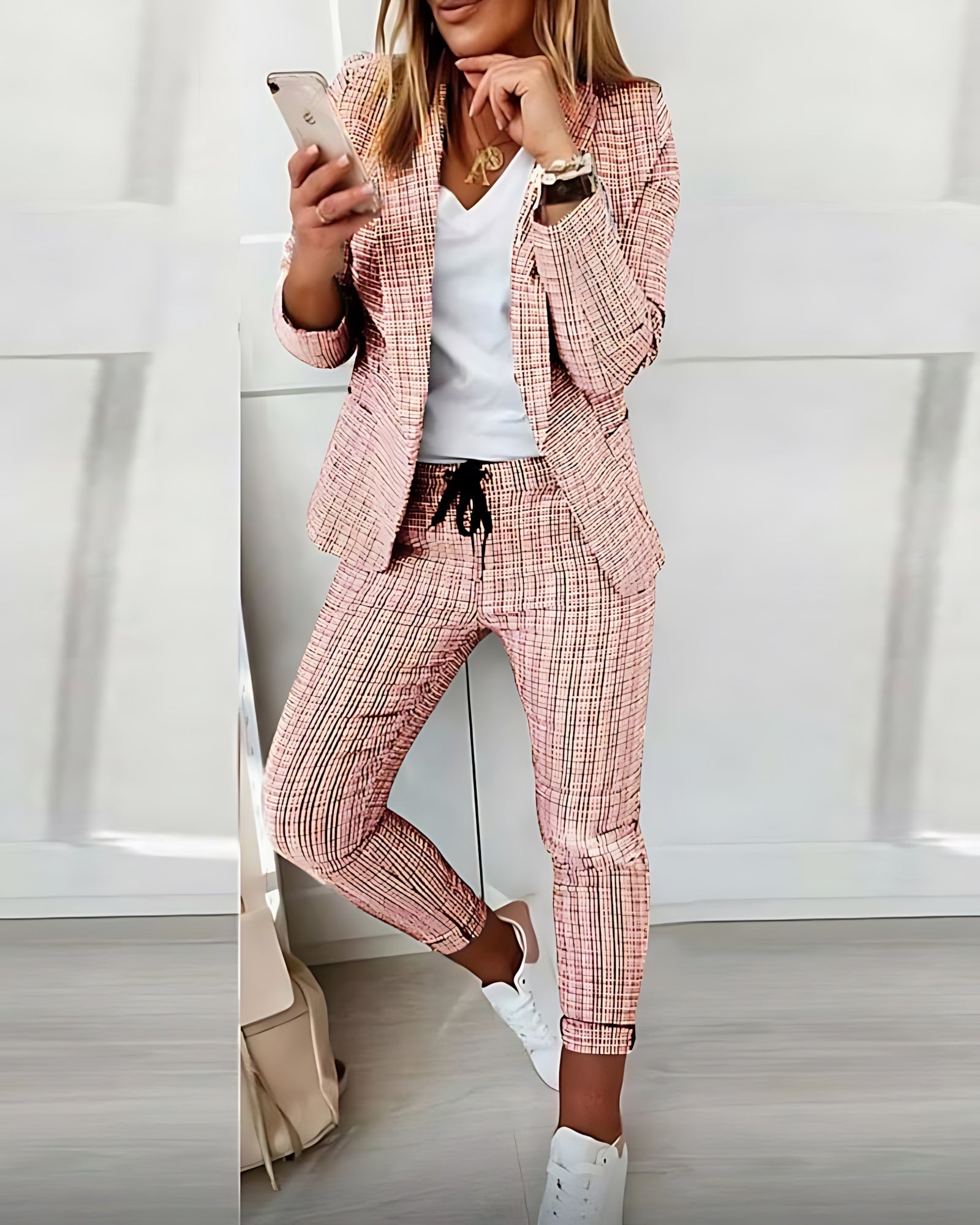 Elizabeth – Plaid Blazer And Slim Pants Suit Set