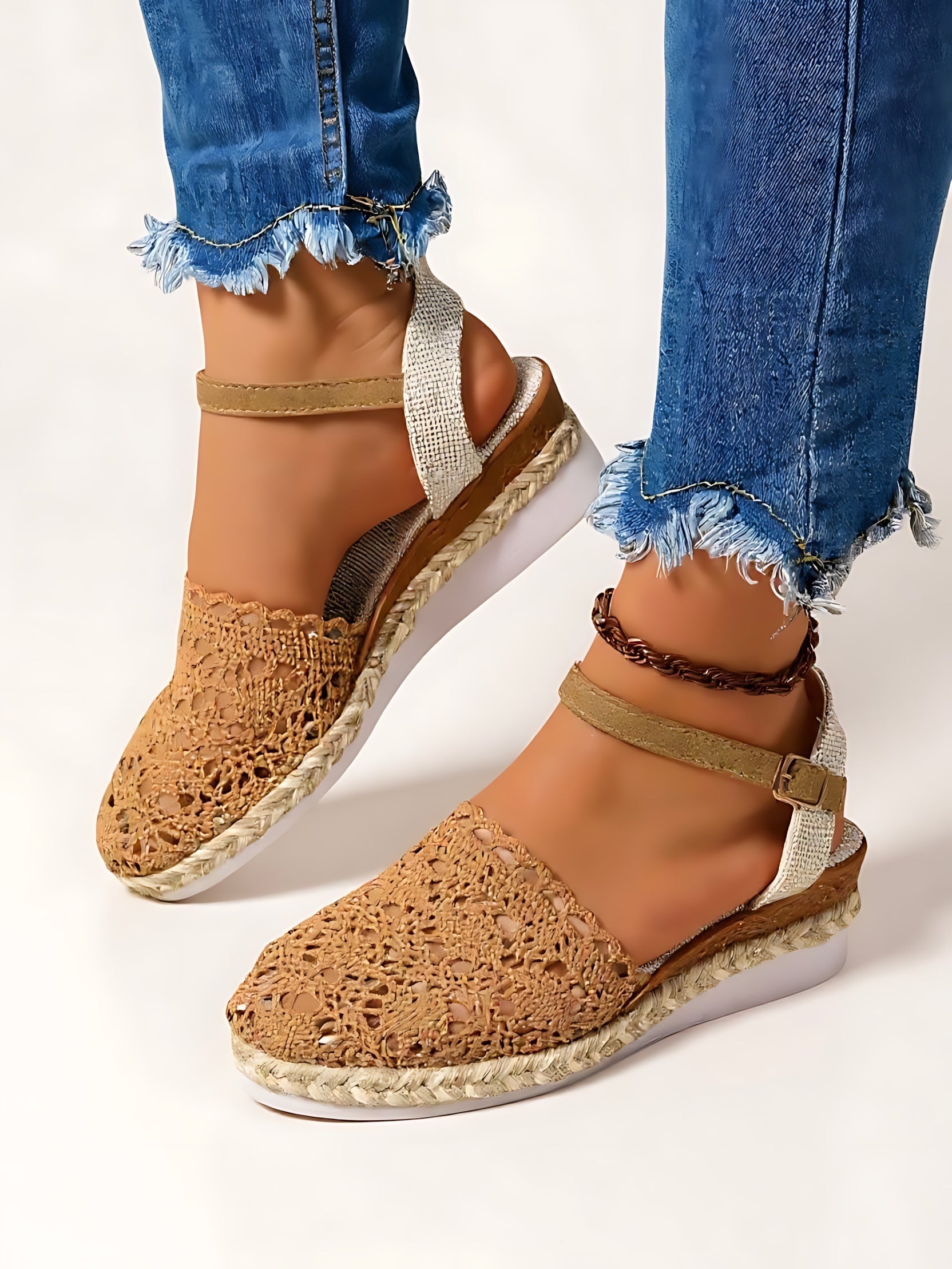 Frances – Woven Closed Toe Fisherman Sandals
