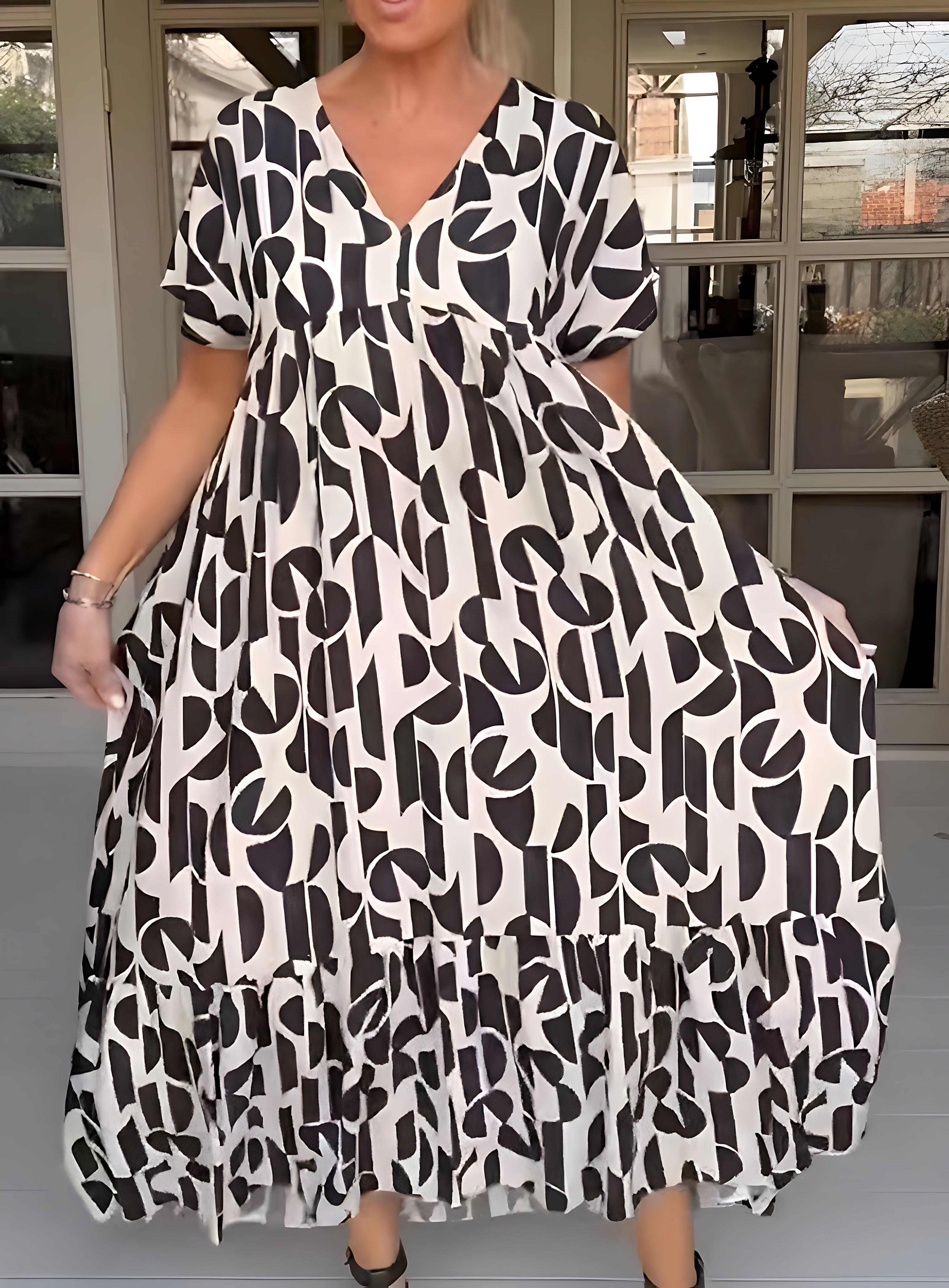 Lucy – Abstract Print Short Sleeve Flowy Maxi Dress