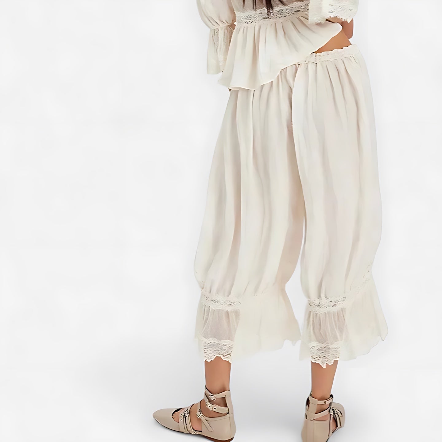 Margot – Lace Ruffle Hem Cropped Pants