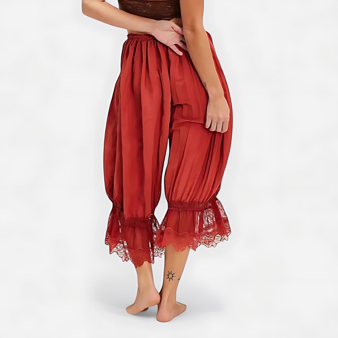 Margot – Lace Ruffle Hem Cropped Pants