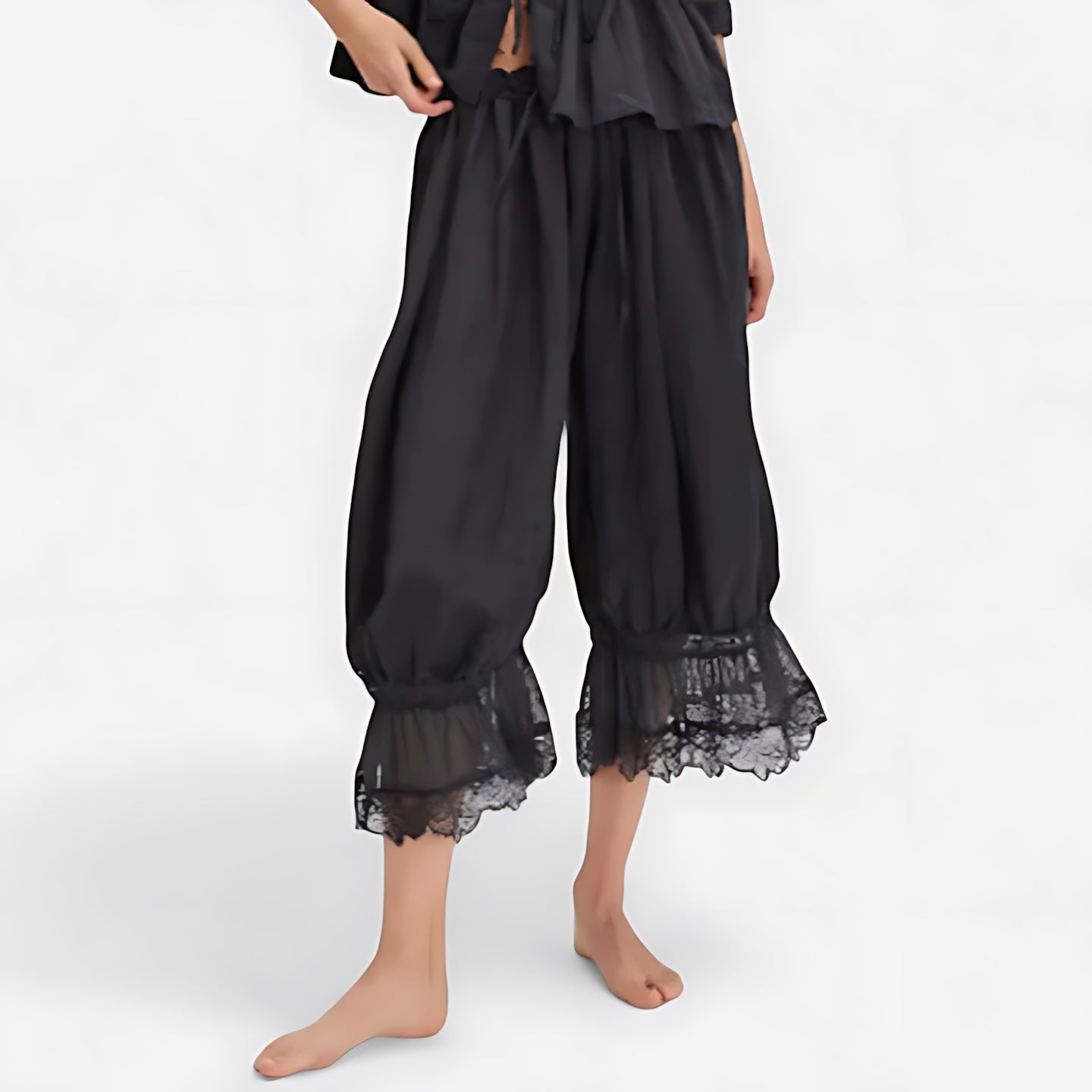 Margot – Lace Ruffle Hem Cropped Pants