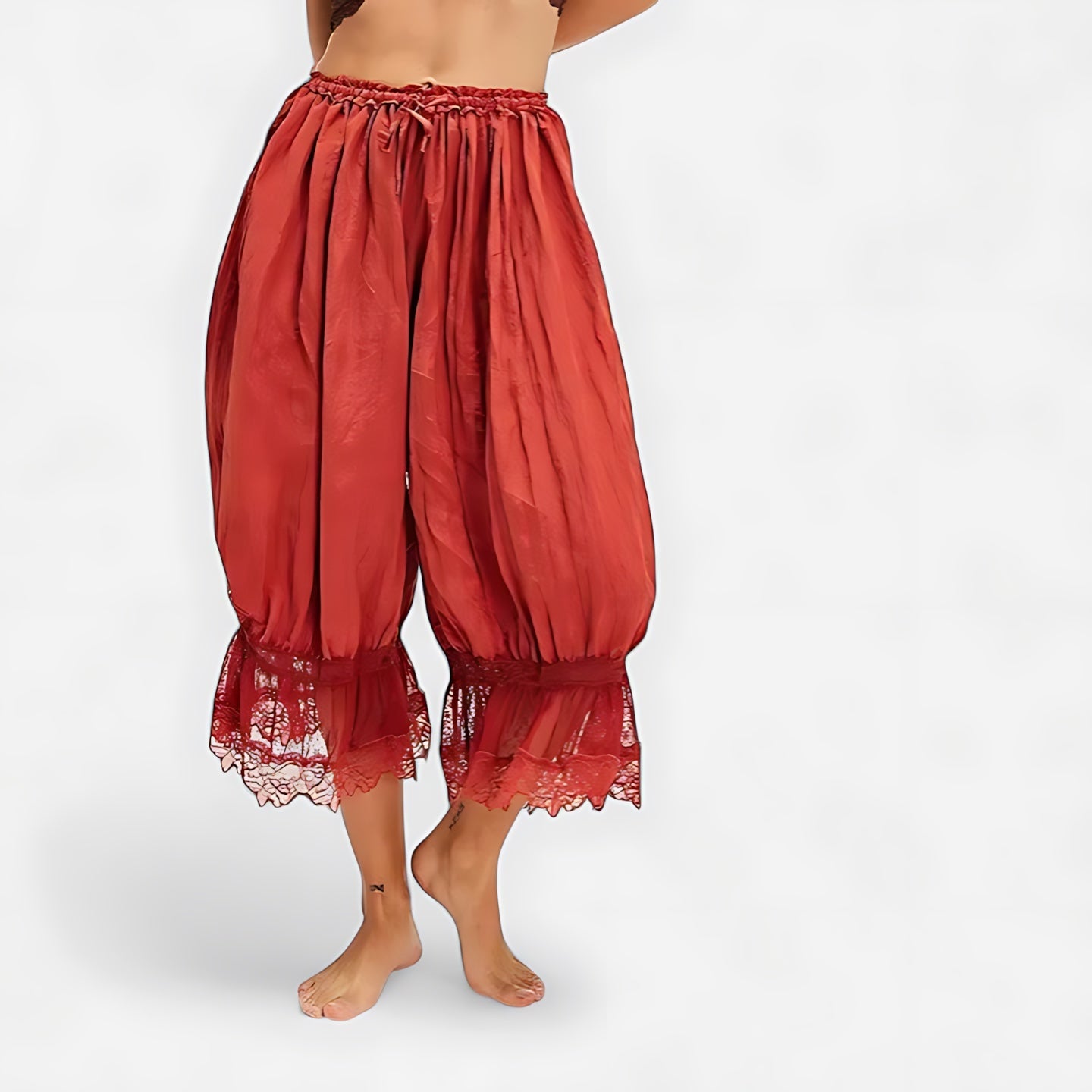 Margot – Lace Ruffle Hem Cropped Pants
