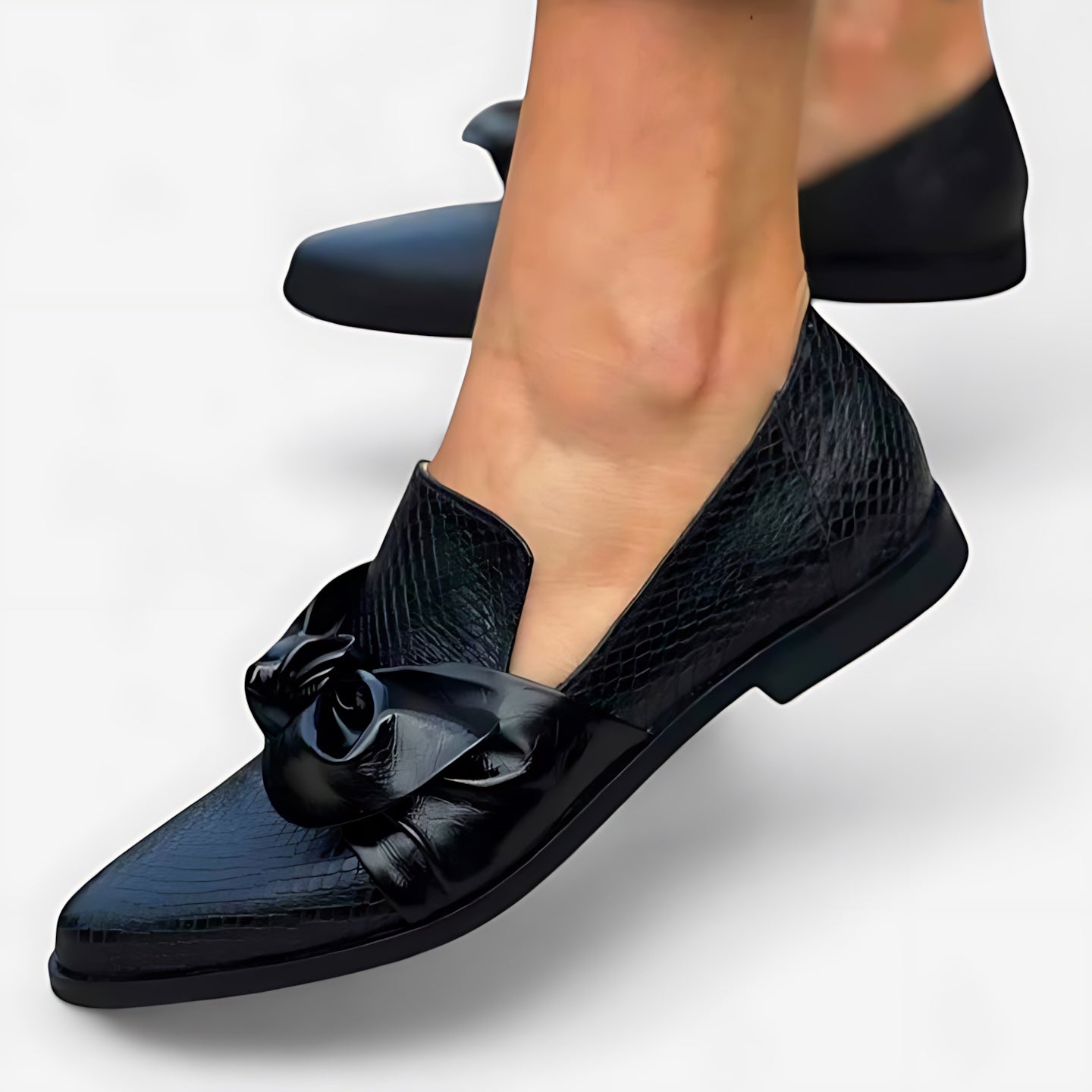 Mary – Snake Print Bow Pointed Toe Loafers