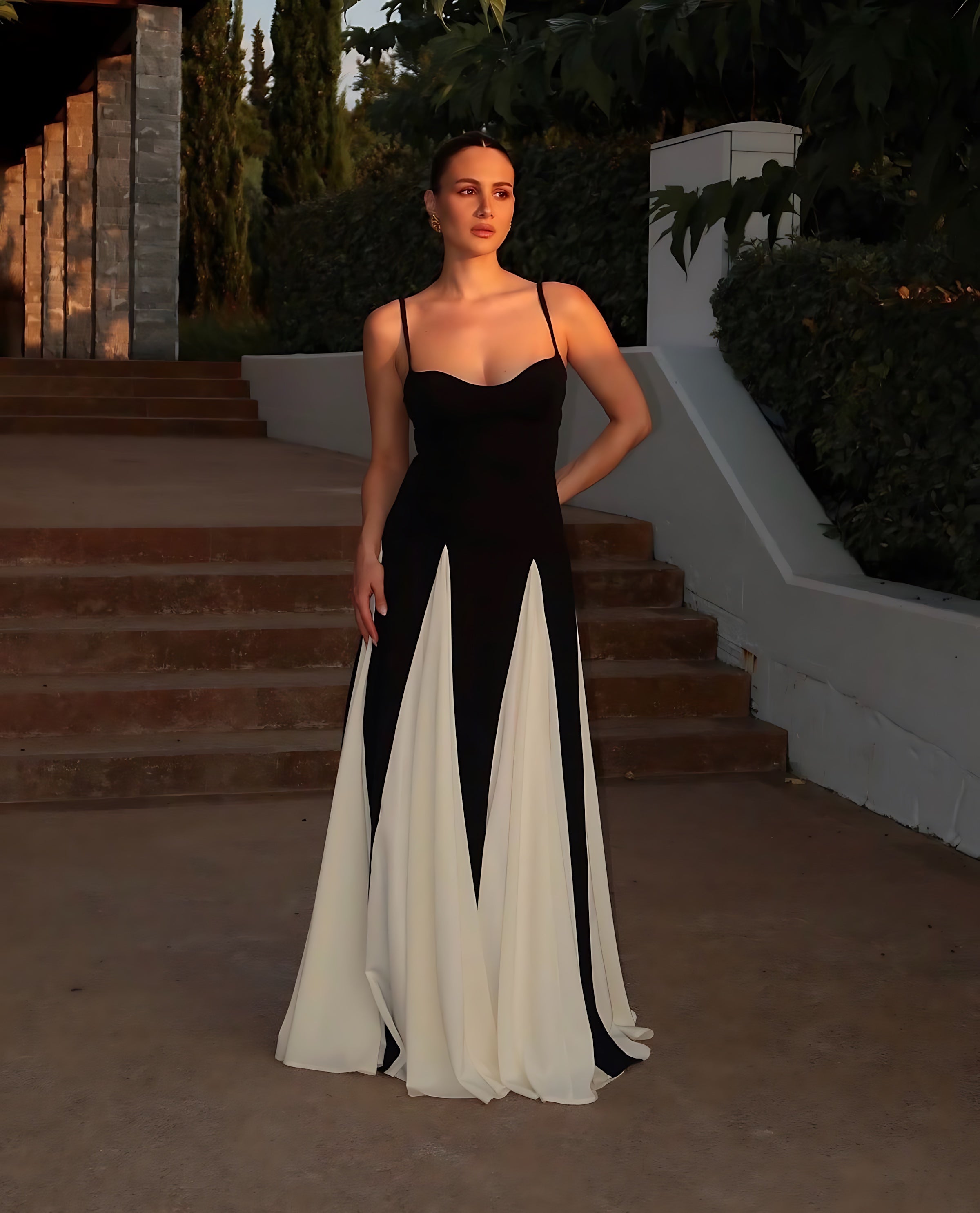 Naomi – Colorblock Sweetheart Evening Maxi Dress