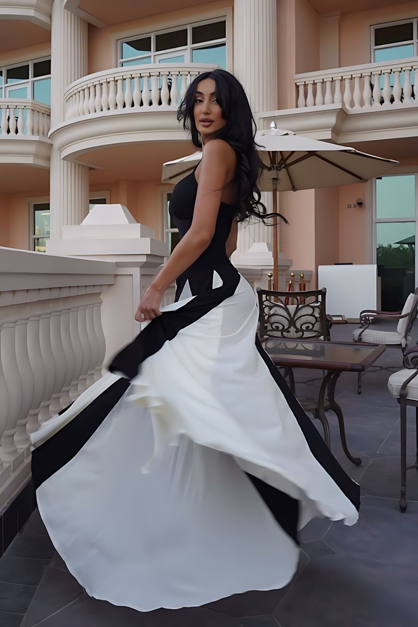 Naomi – Colorblock Sweetheart Evening Maxi Dress