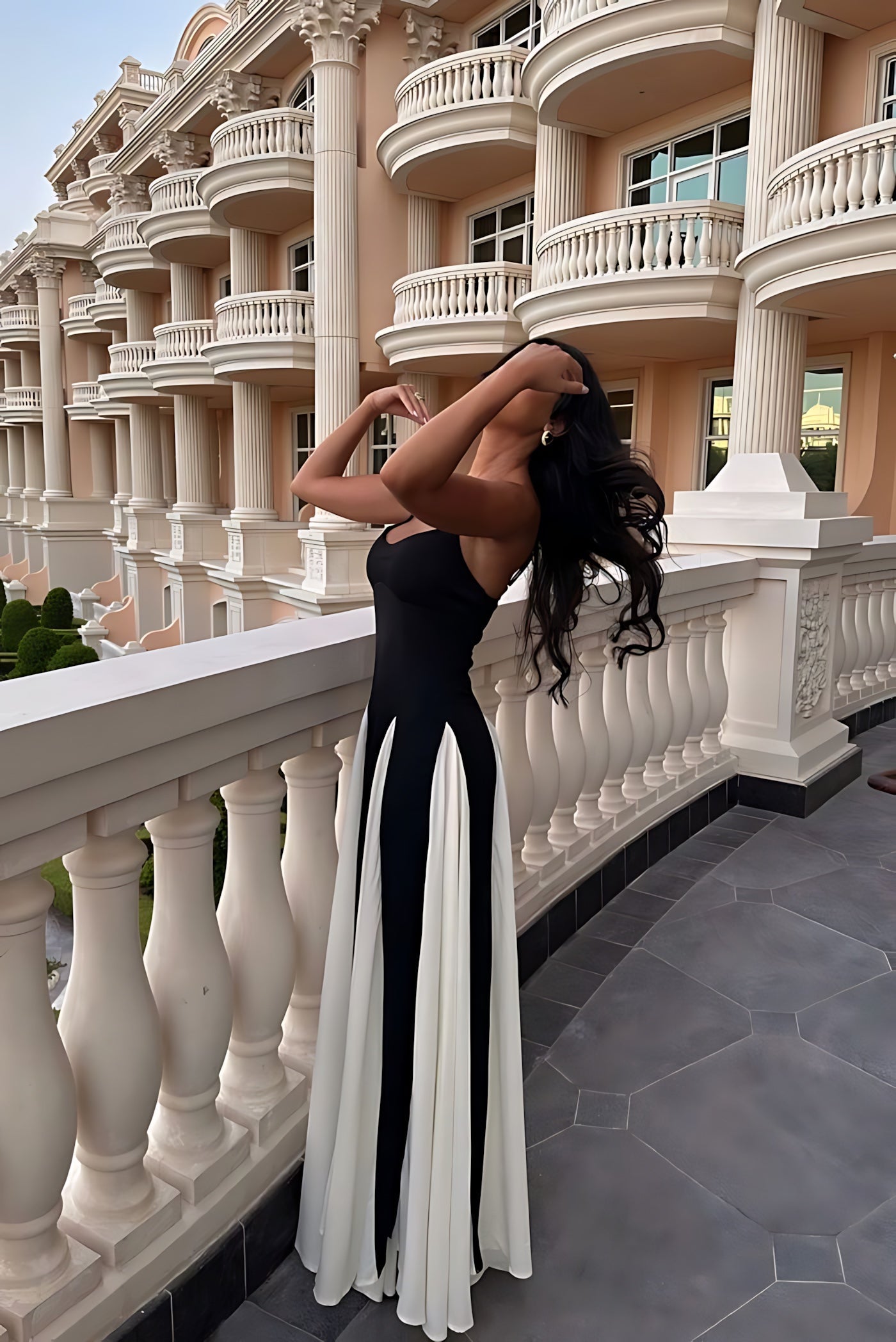 Naomi – Colorblock Sweetheart Evening Maxi Dress