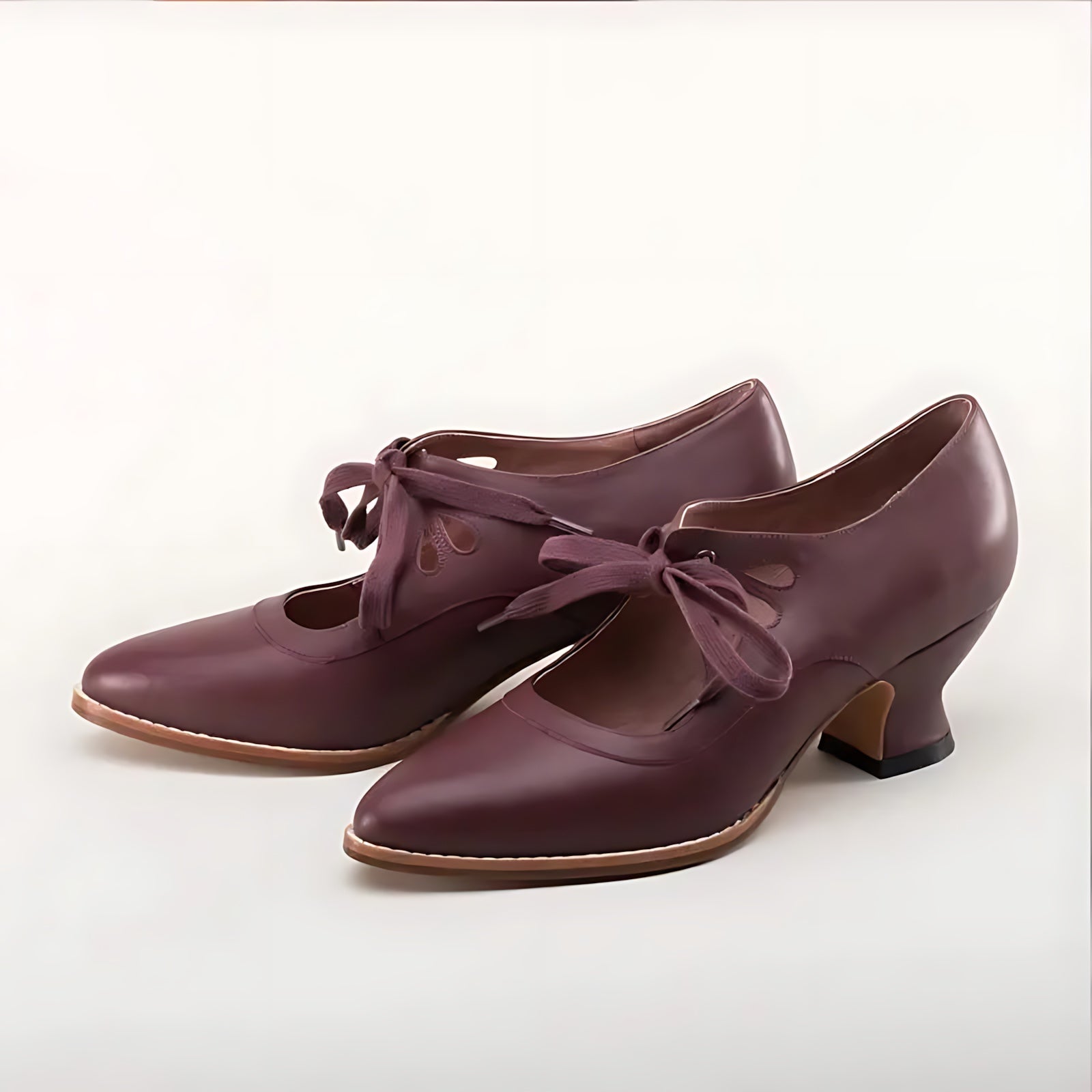 Rosalie – Pointed Toe Bow Kitten Heels