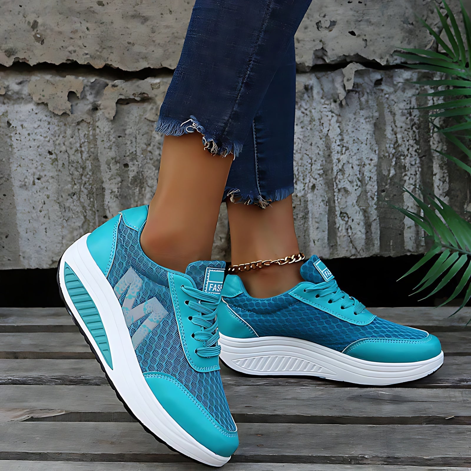 Sara – Platform Lace Up Walking Sneakers