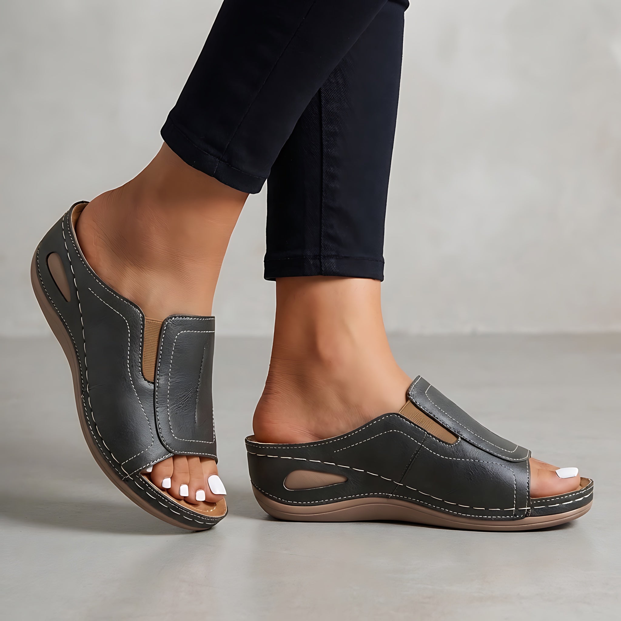 Veronica – Closed Toe Low Wedge Mules