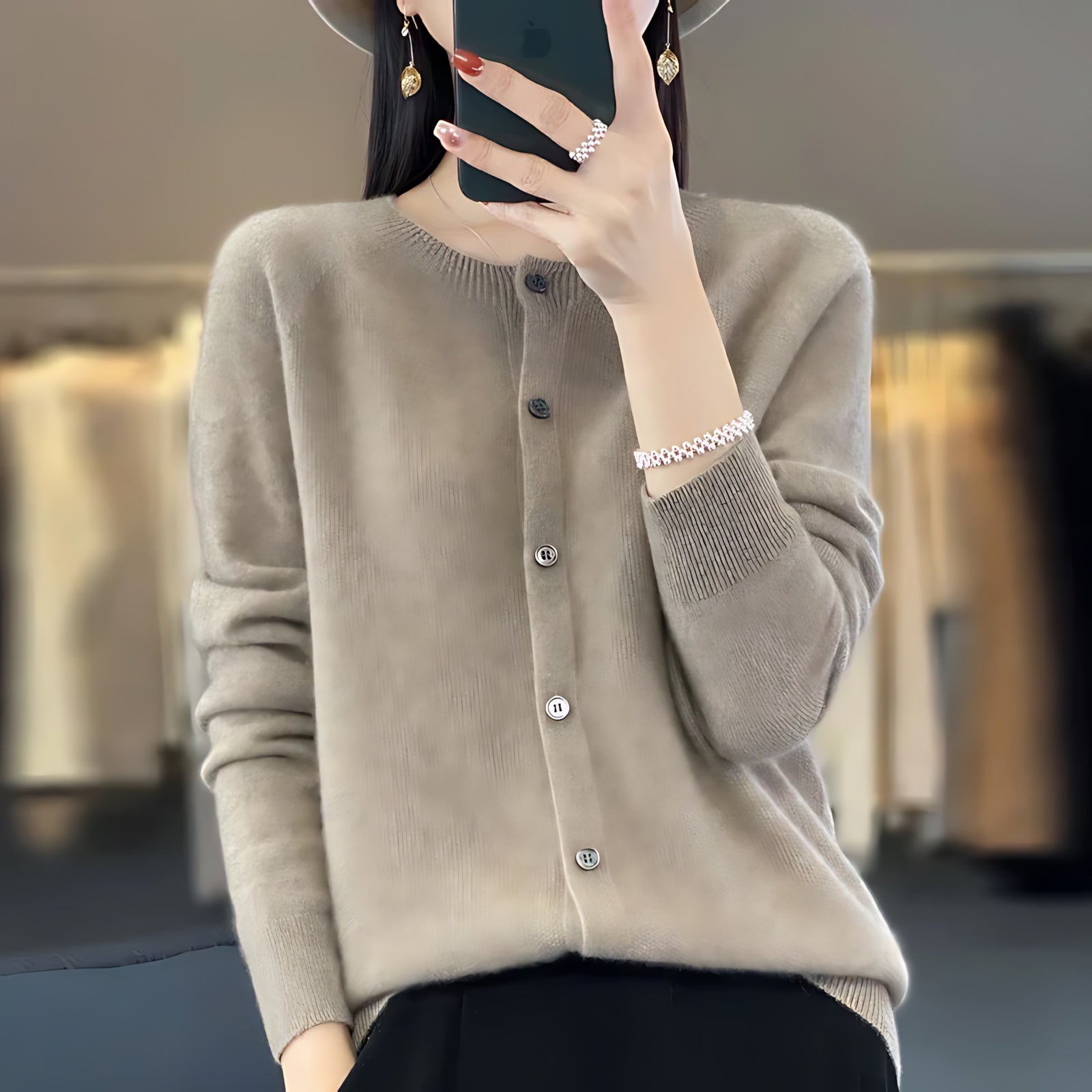 Victoria – Button Up Crew Neck Knit Cardigan