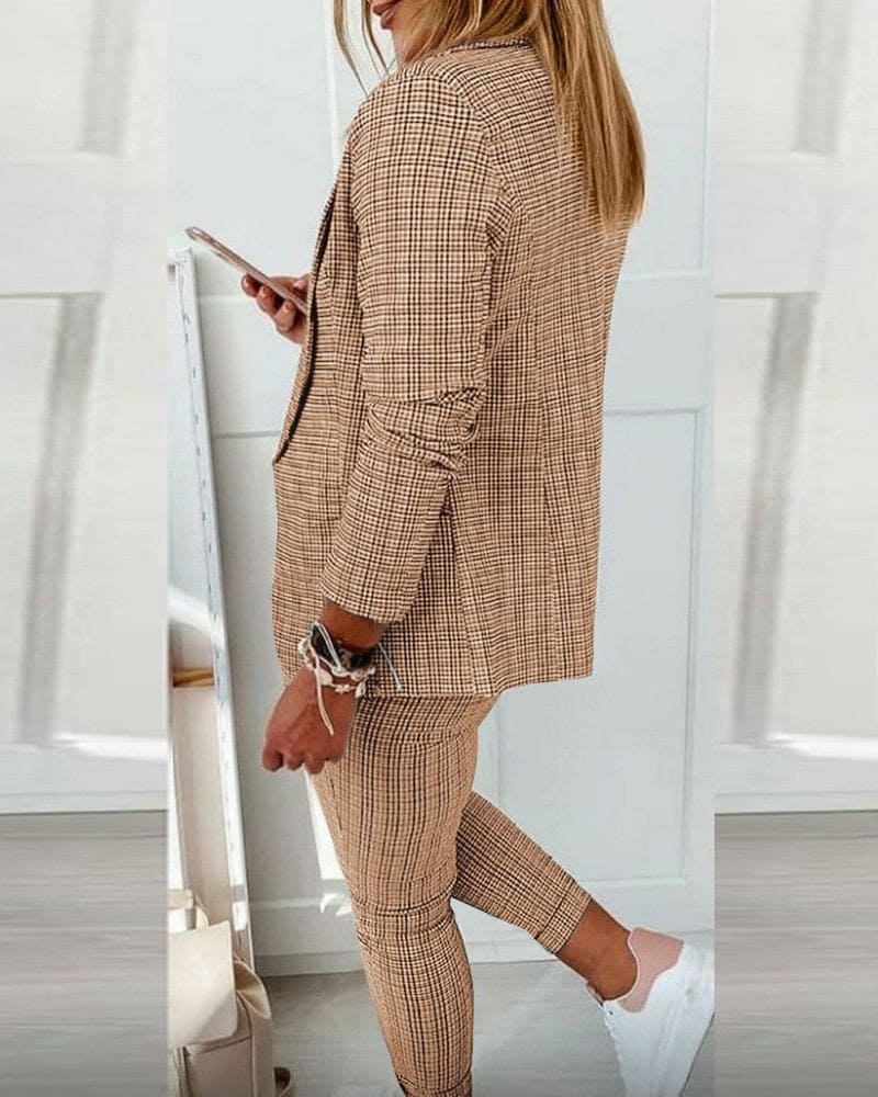 Elizabeth – Plaid Blazer And Slim Pants Suit Set