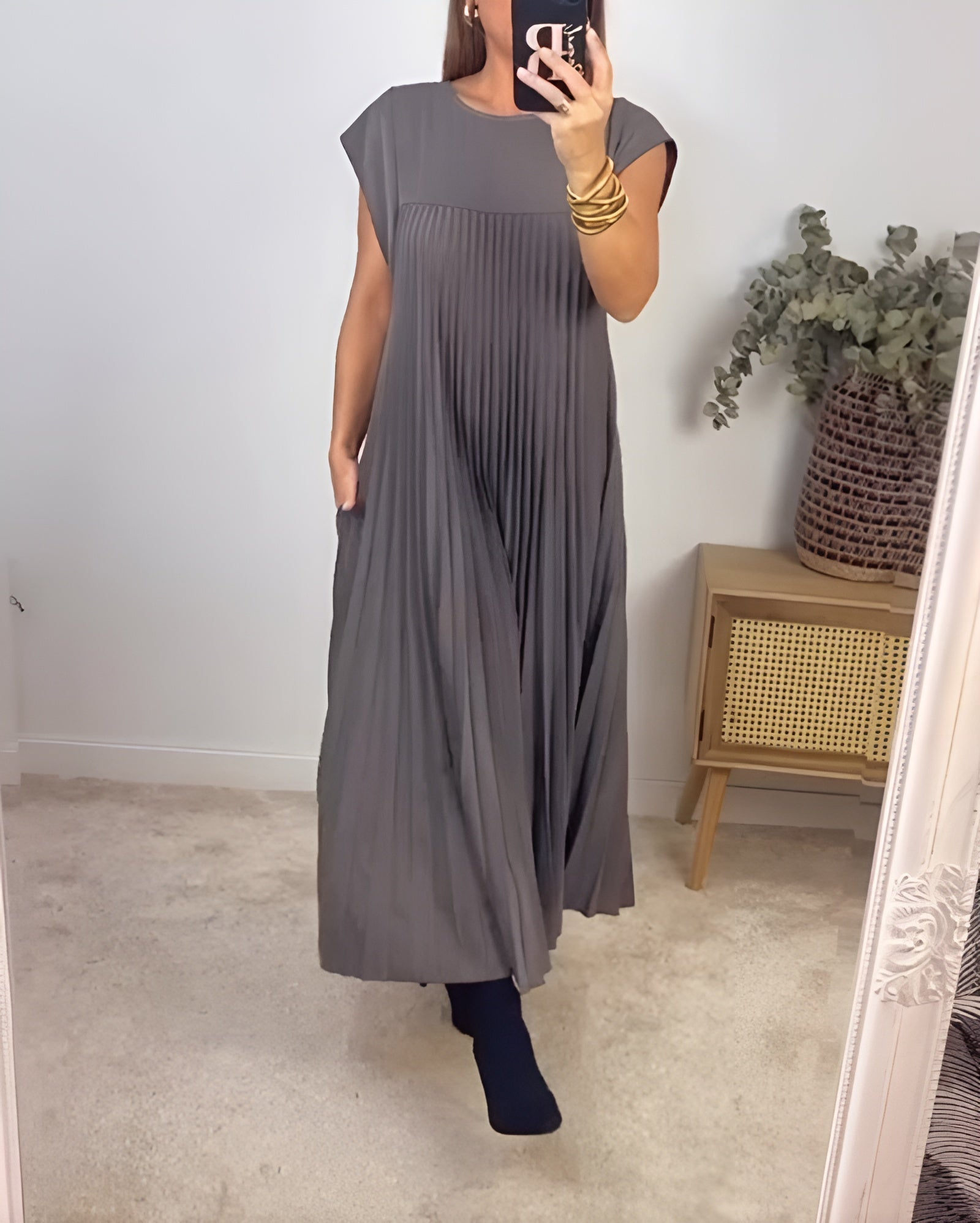 Willow – Pleated A-Line Cap Sleeve Maxi Dress