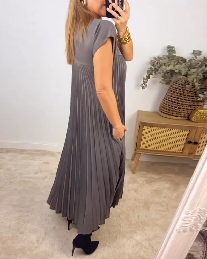 Della – Pleated Crew Neck Cocktail Maxi Dress