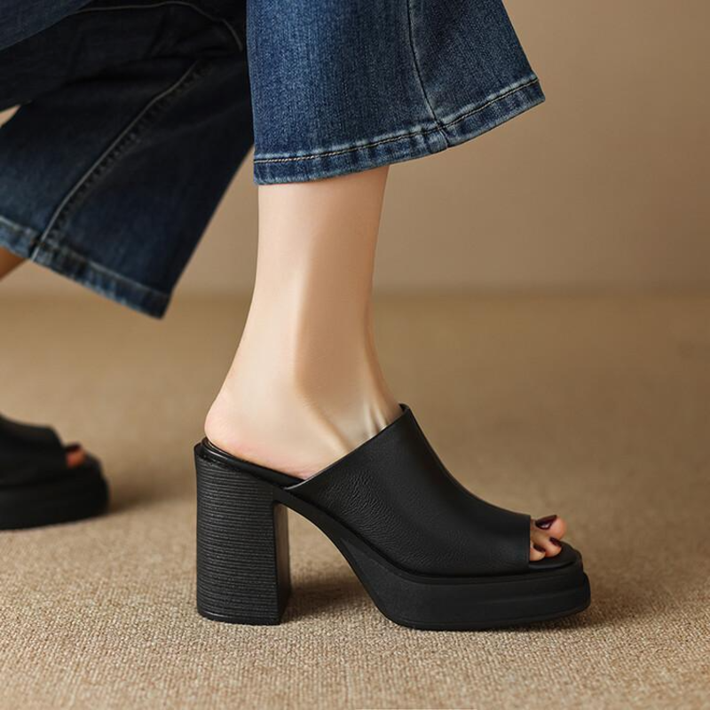 Journee – Peep Toe Chunky Heel Platform Mules