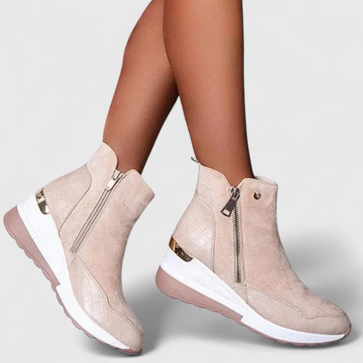 Evangeline – Leather Chunky Sole Chelsea Boots