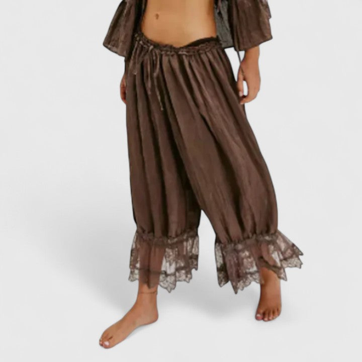 Margot – Lace Ruffle Hem Cropped Pants