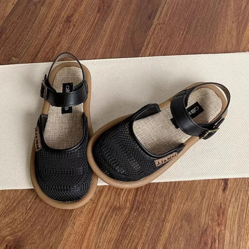 Lyla – Closed Toe Ankle Strap Flat Sandals