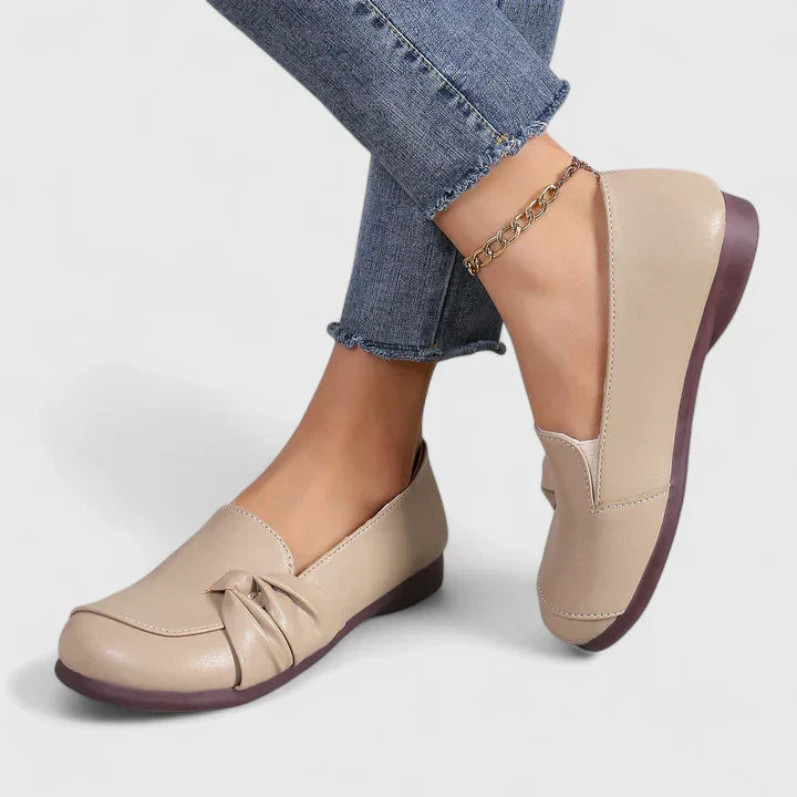 Harriet – Faux Leather Knot Round Toe Flats