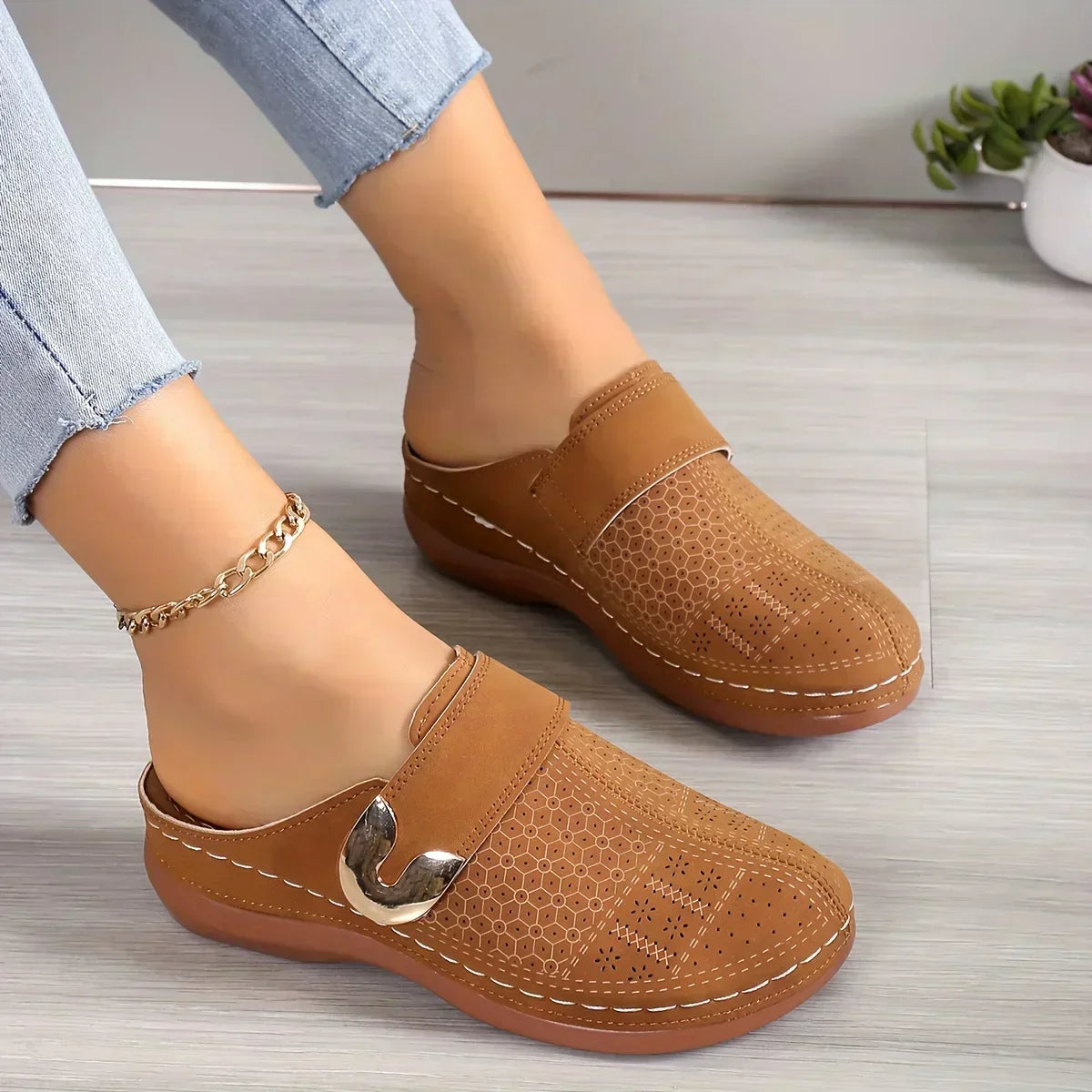 Andrea – Cutout Closed Toe Wedge Sandals