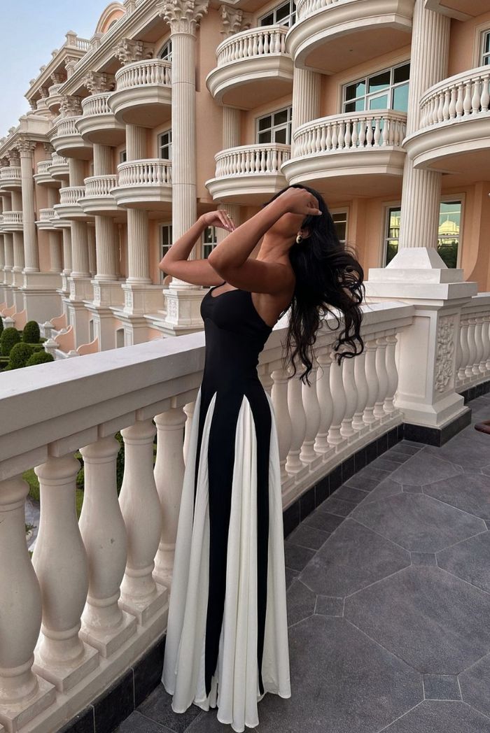 Naomi – Colorblock Sweetheart Evening Maxi Dress