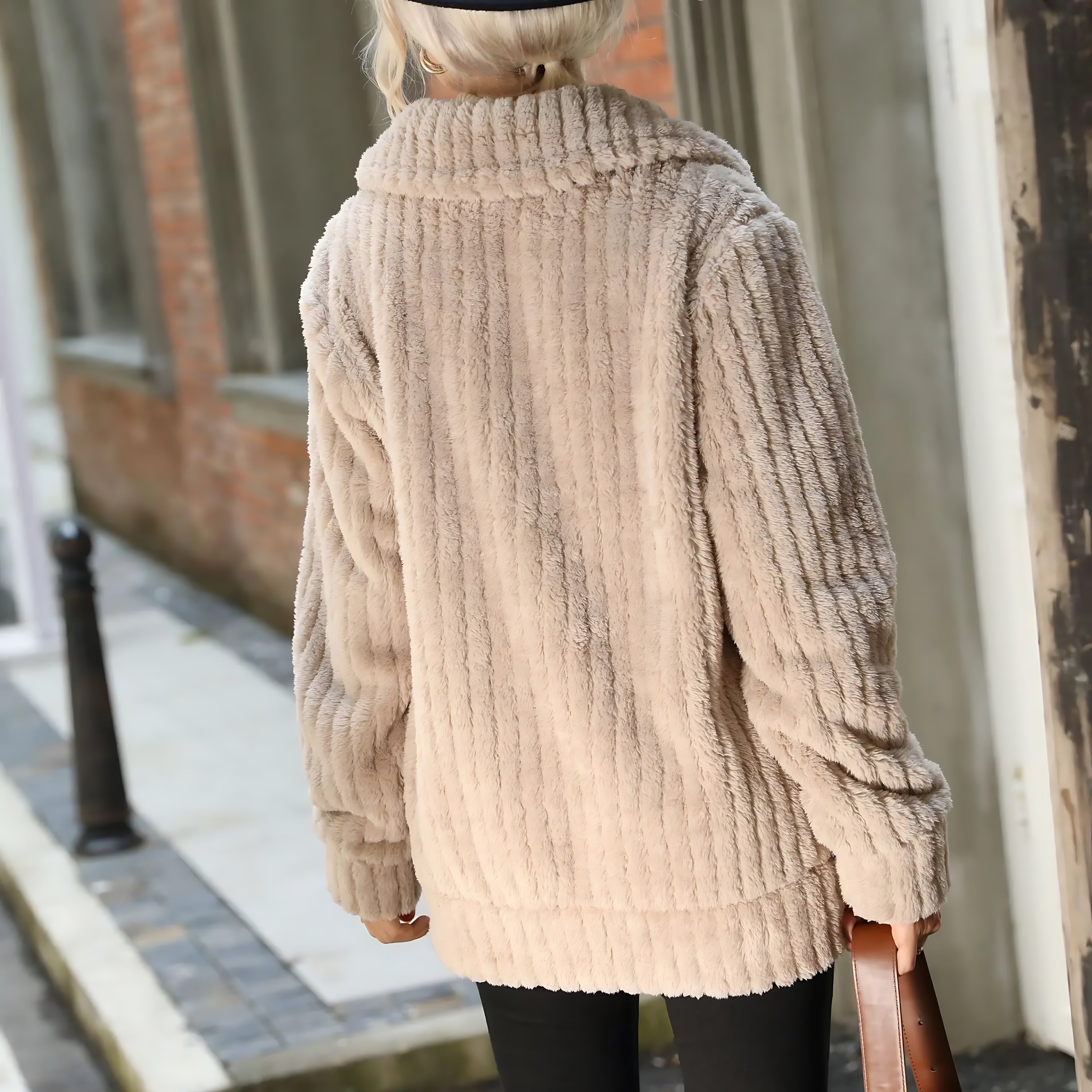 Abigail – Plush Teddy Zip Up Jacket