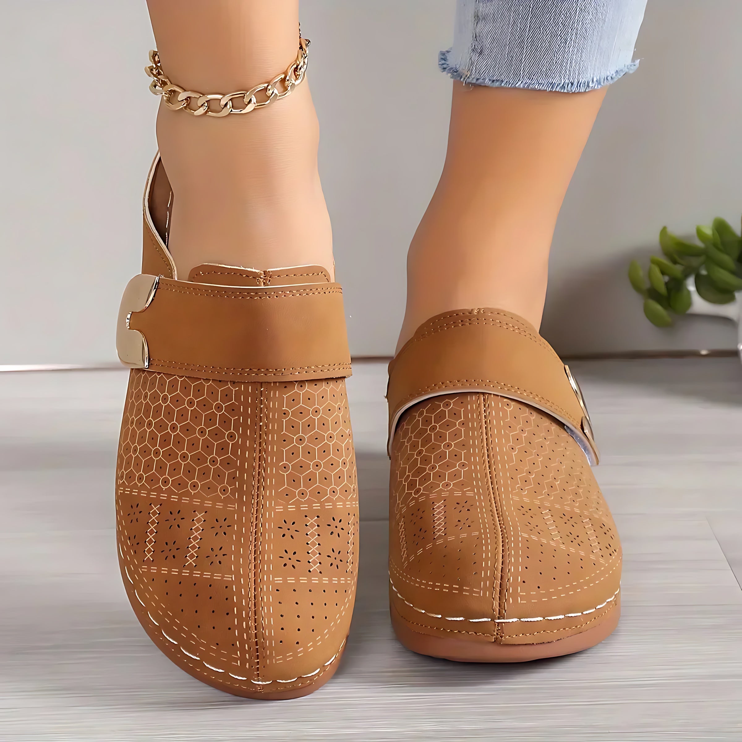 Andrea – Cutout Closed Toe Wedge Sandals