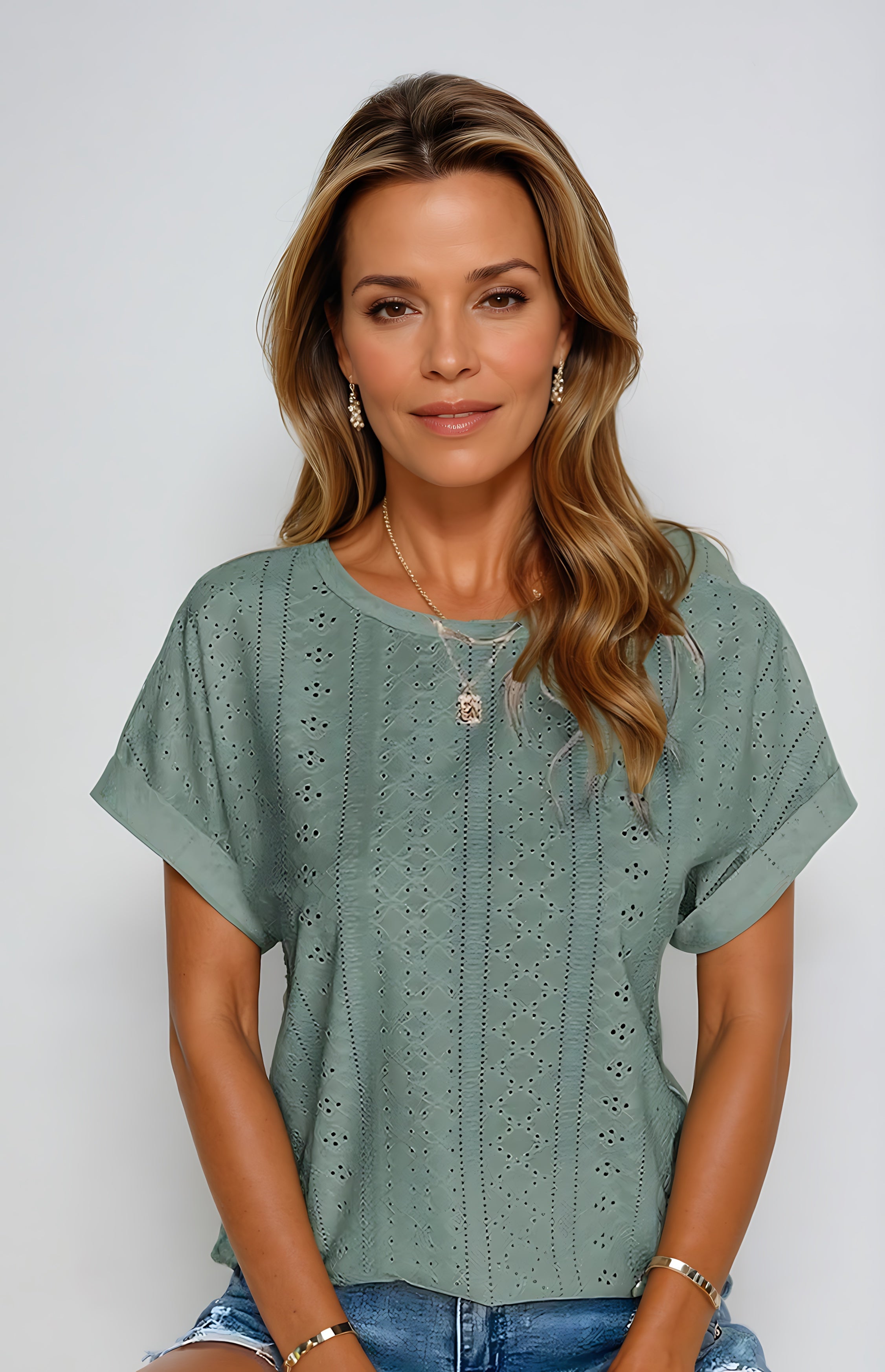 Bailey – Eyelet Short Sleeve Top