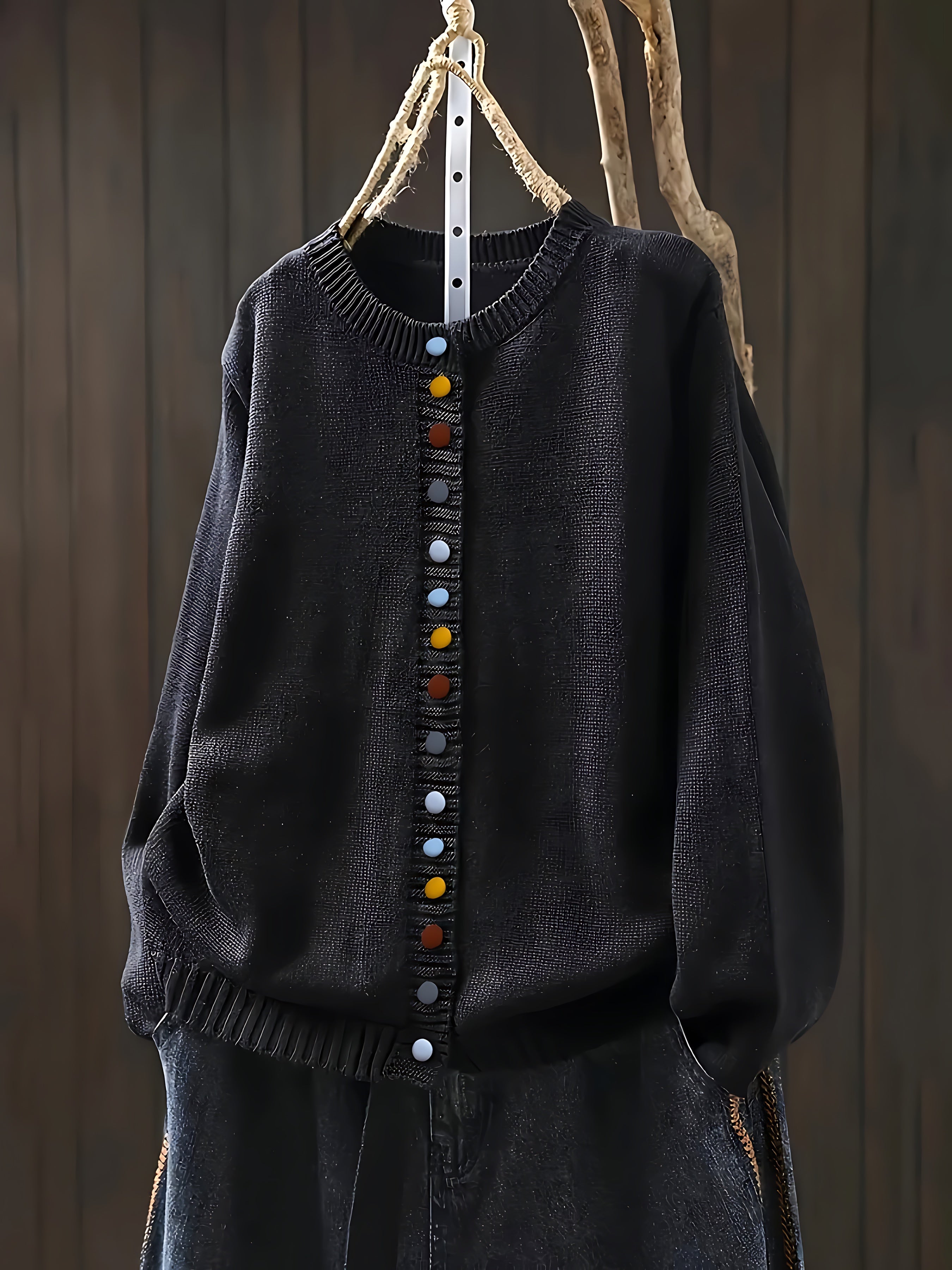 Catalina – Contrast Button Crew Neck Knit Cardigan