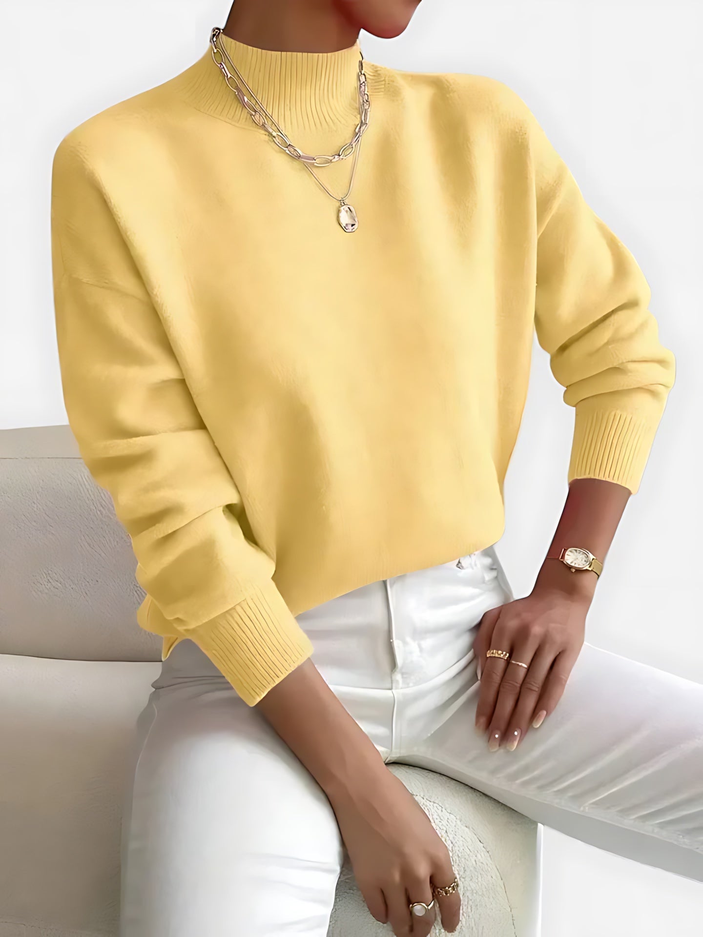 Cecilia – Crew Neck Fitted Knit Sweater