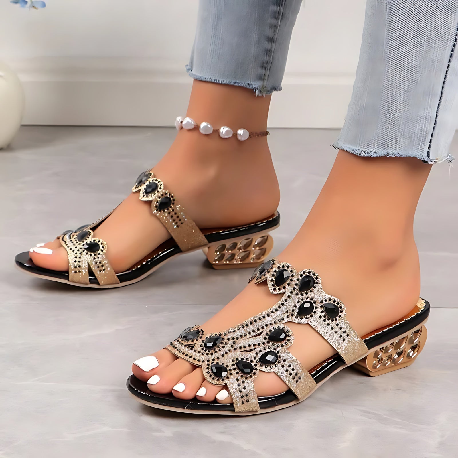Cora – Floral Cutout Slide Sandals
