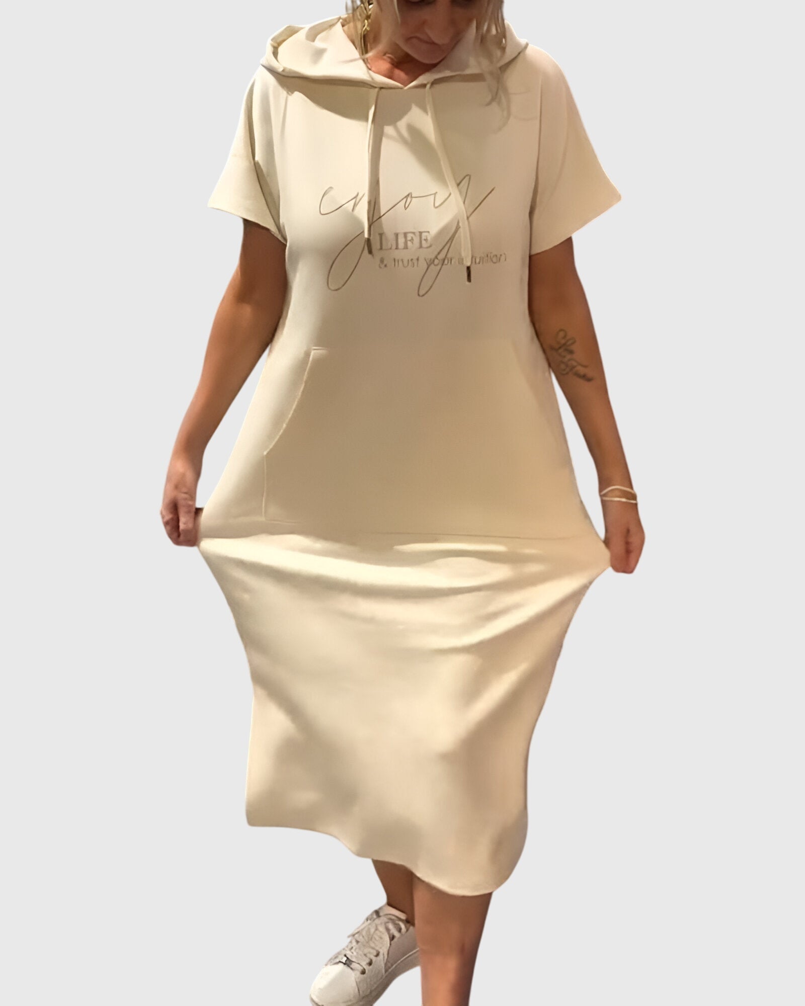 Anouk – Short Sleeve Midi Hoodie Dress