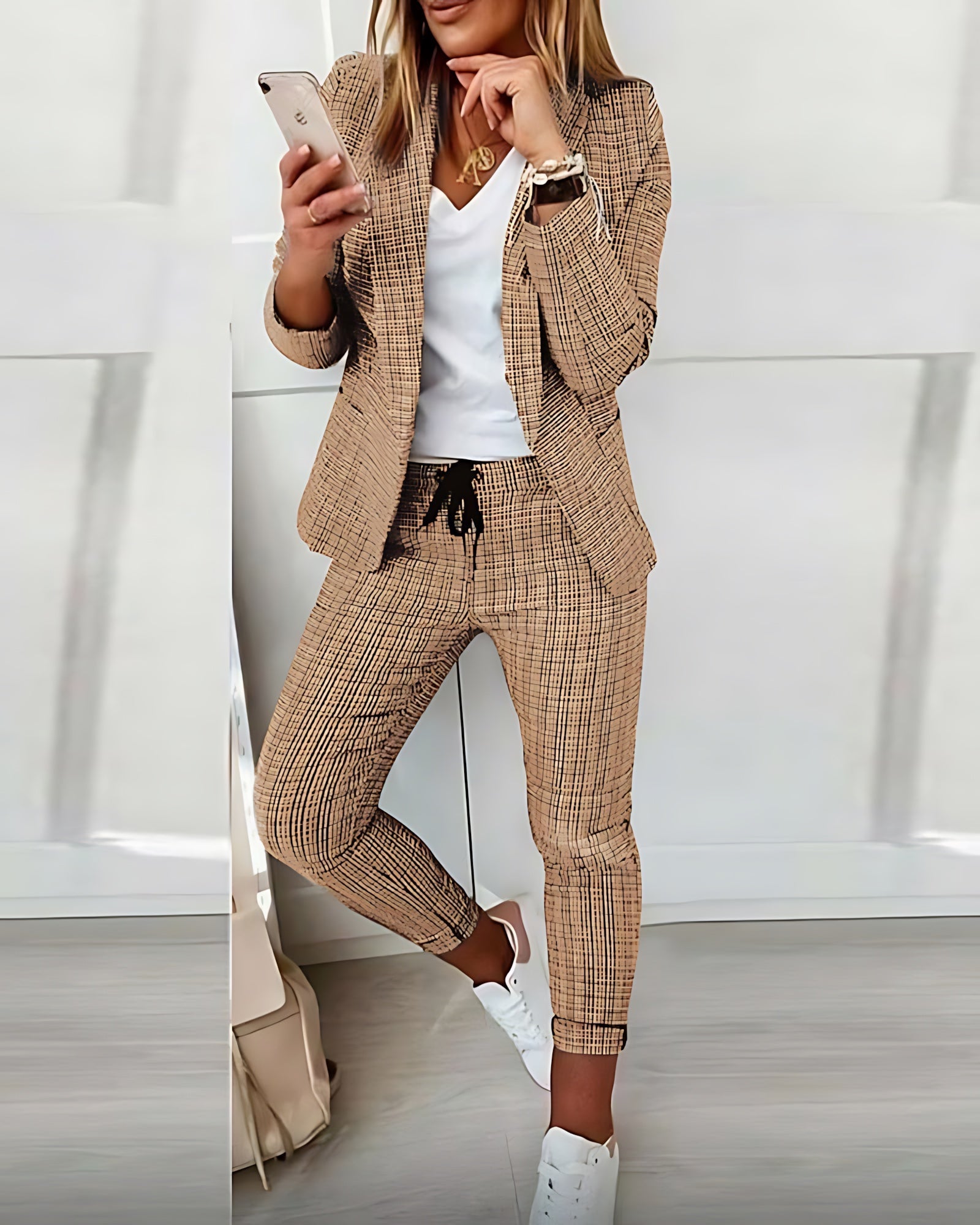 Elizabeth – Plaid Blazer And Slim Pants Suit Set