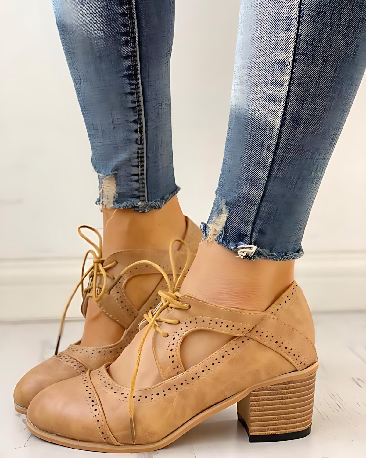 Elliana – Leather Lace Up Block Heel Oxfords