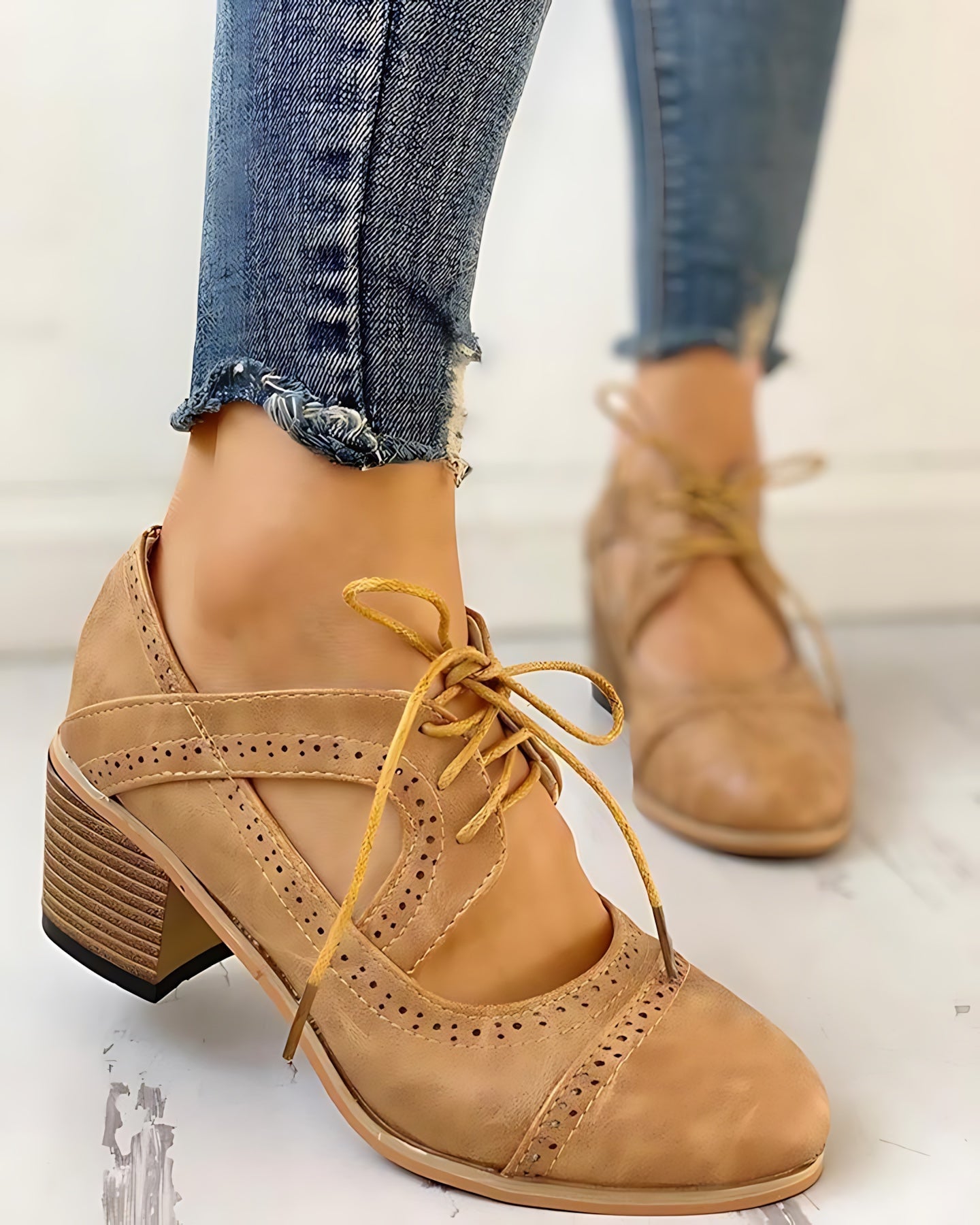 Elliana – Leather Lace Up Block Heel Oxfords