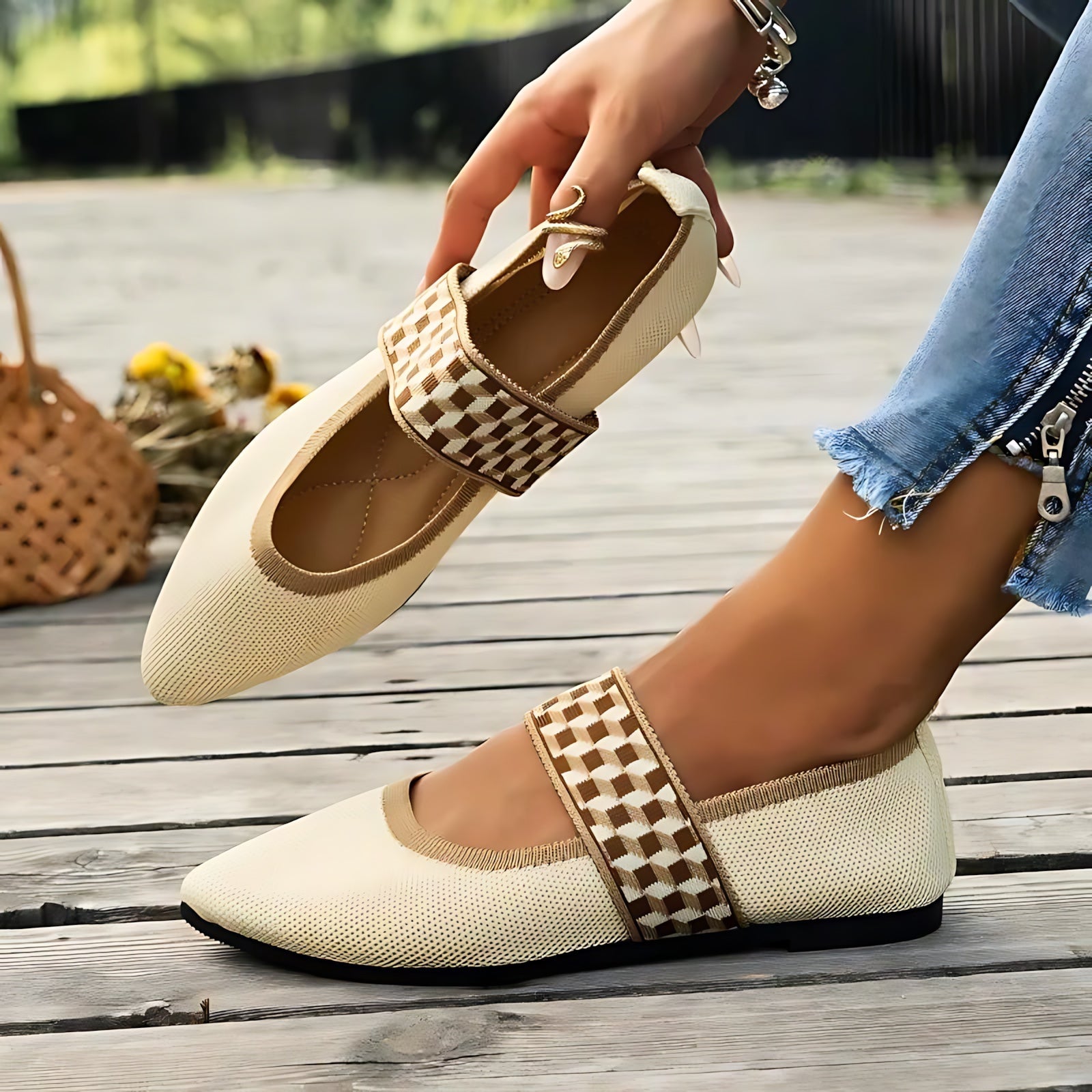 Jasmine – Knit Pointed Toe Mary Jane Flats