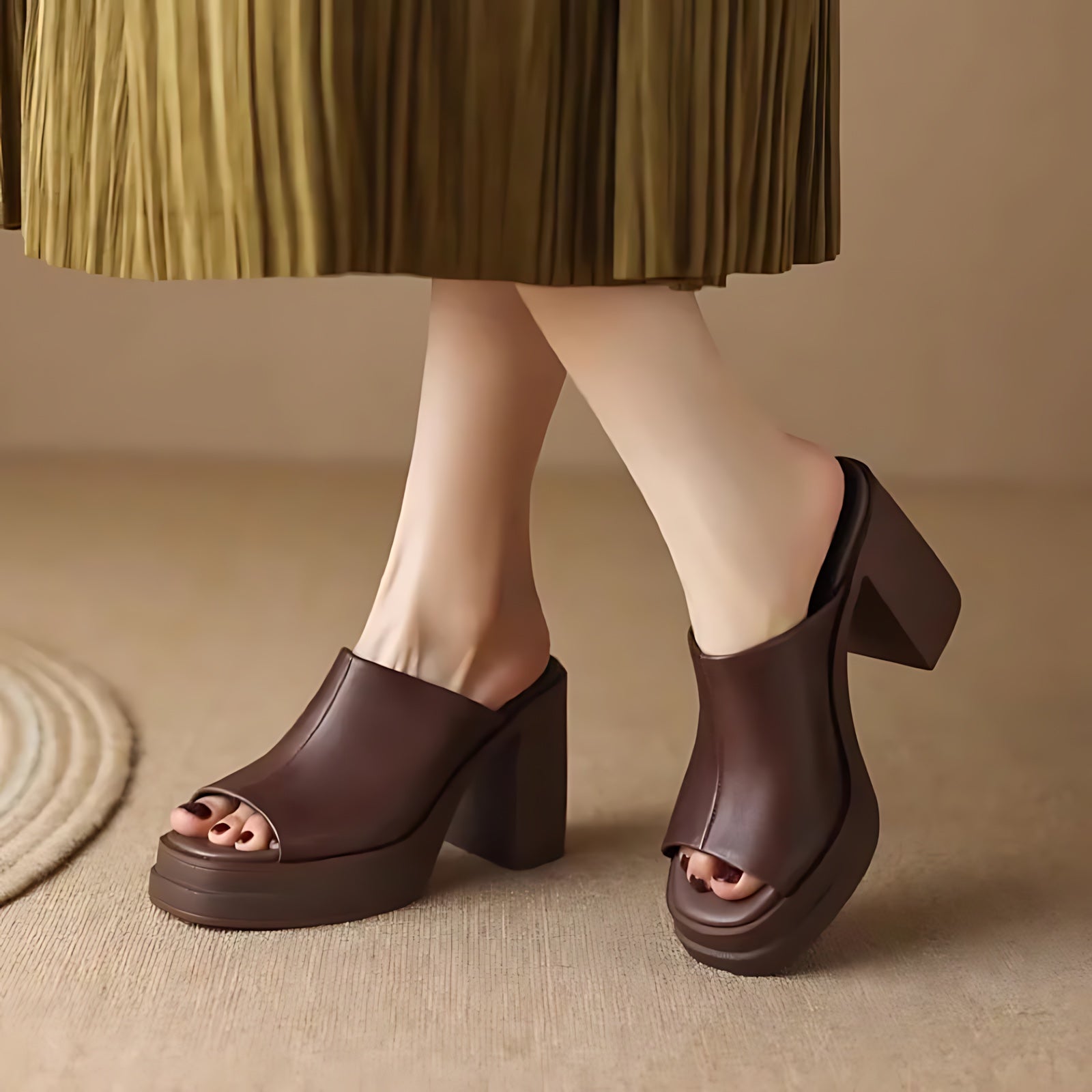 Journee – Peep Toe Chunky Heel Platform Mules