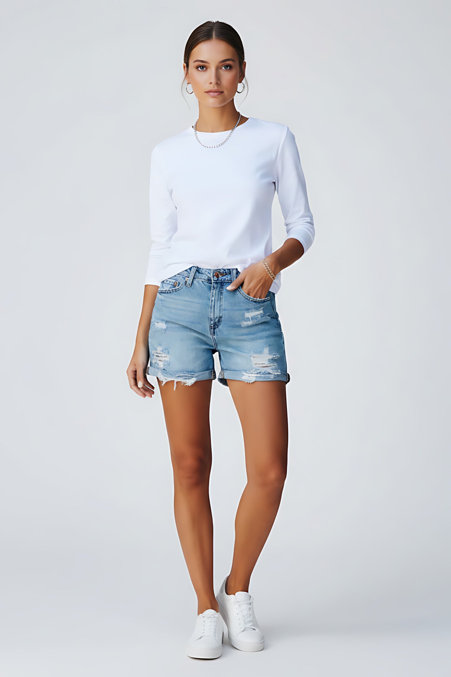 Lia – Distressed Frayed Hem Denim Shorts