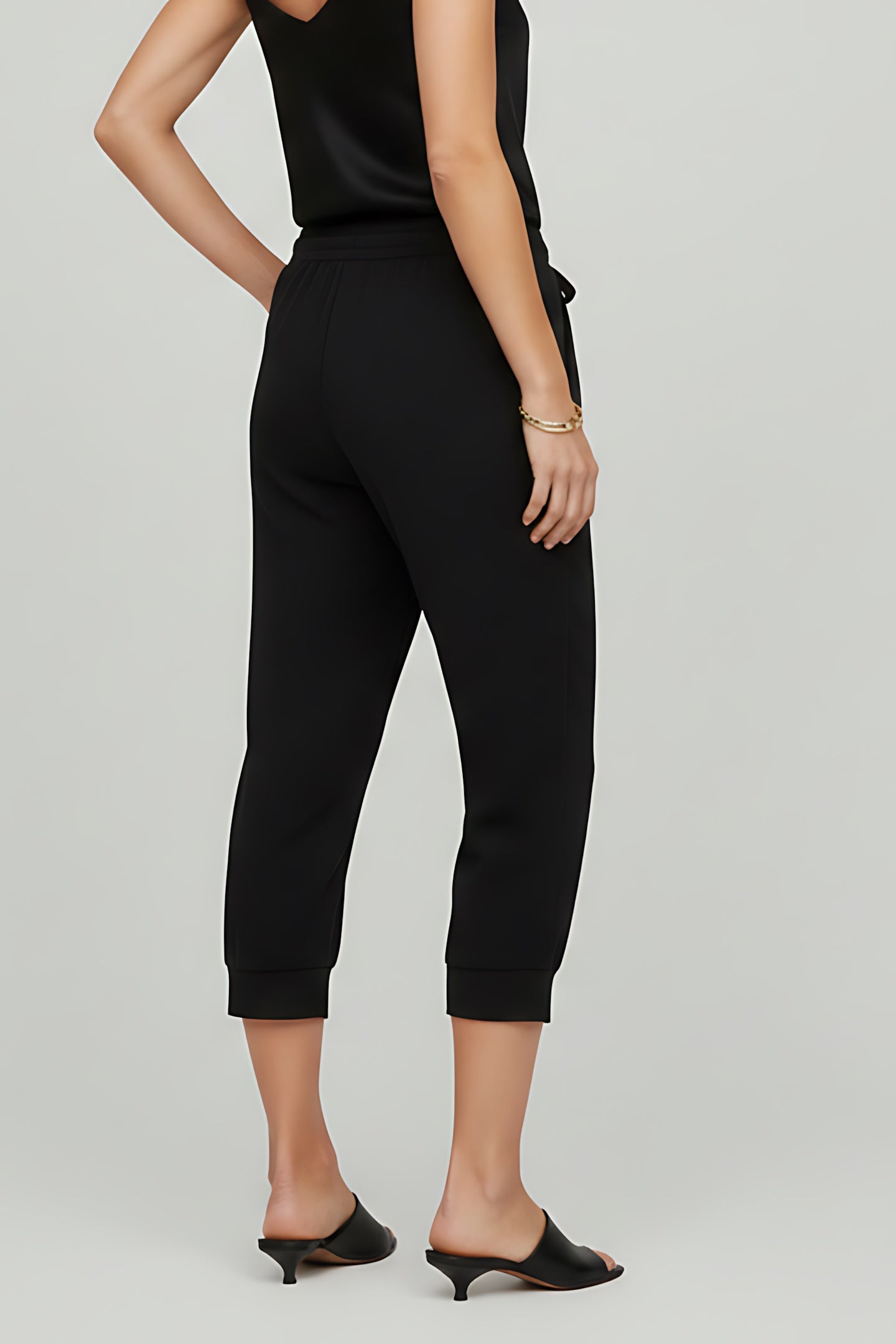 Riley – Elastic Waist Relaxed Fit Capri Pants