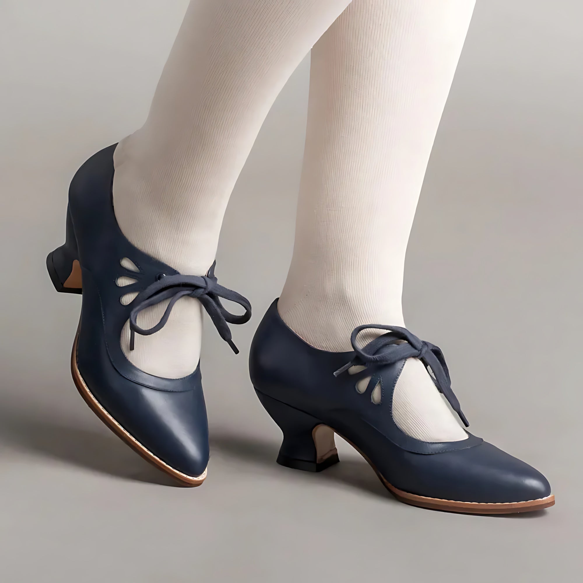 Rosalie – Pointed Toe Bow Kitten Heels