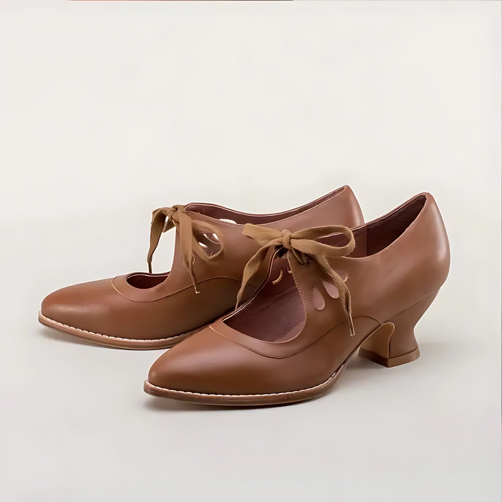 Rosalie – Pointed Toe Bow Kitten Heels