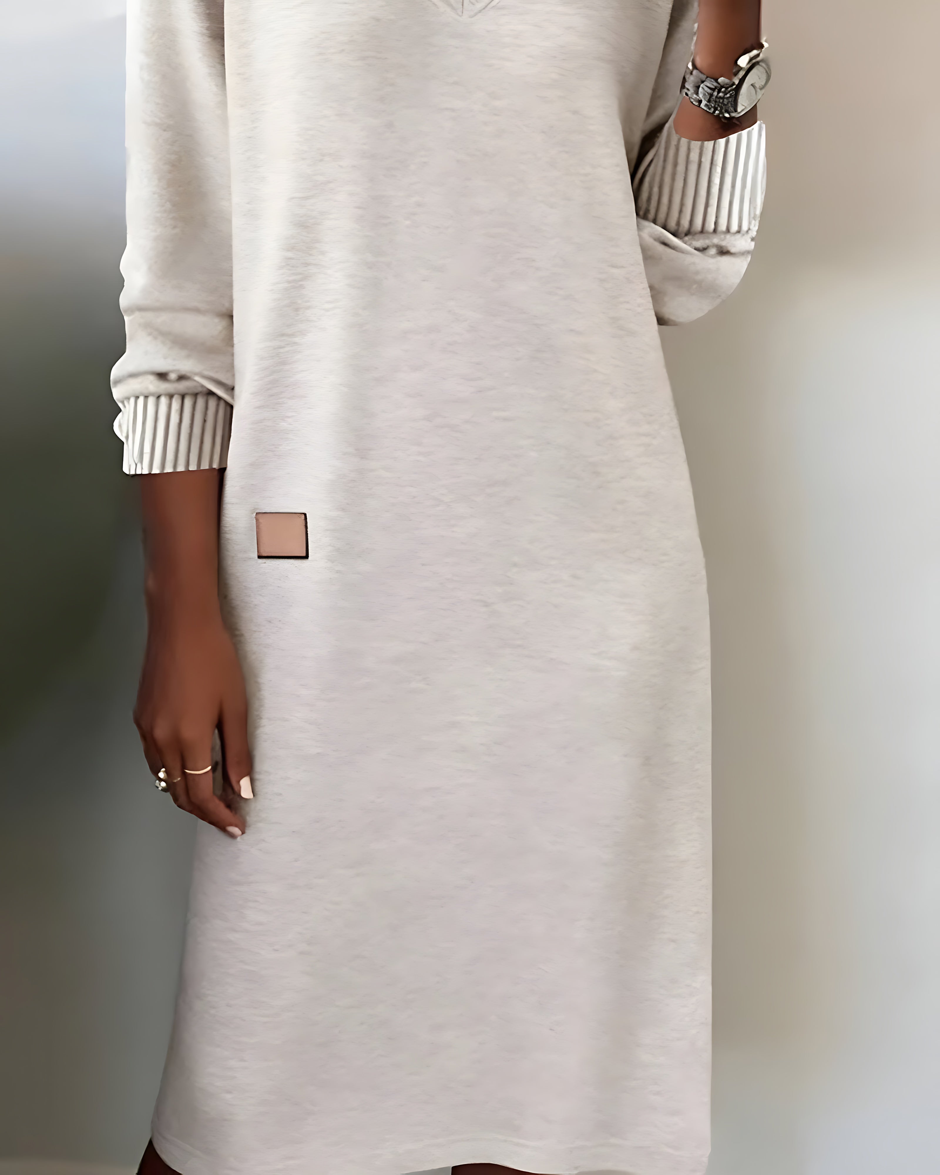 Rylee – V Neck Long Sleeve Shift Midi Dress